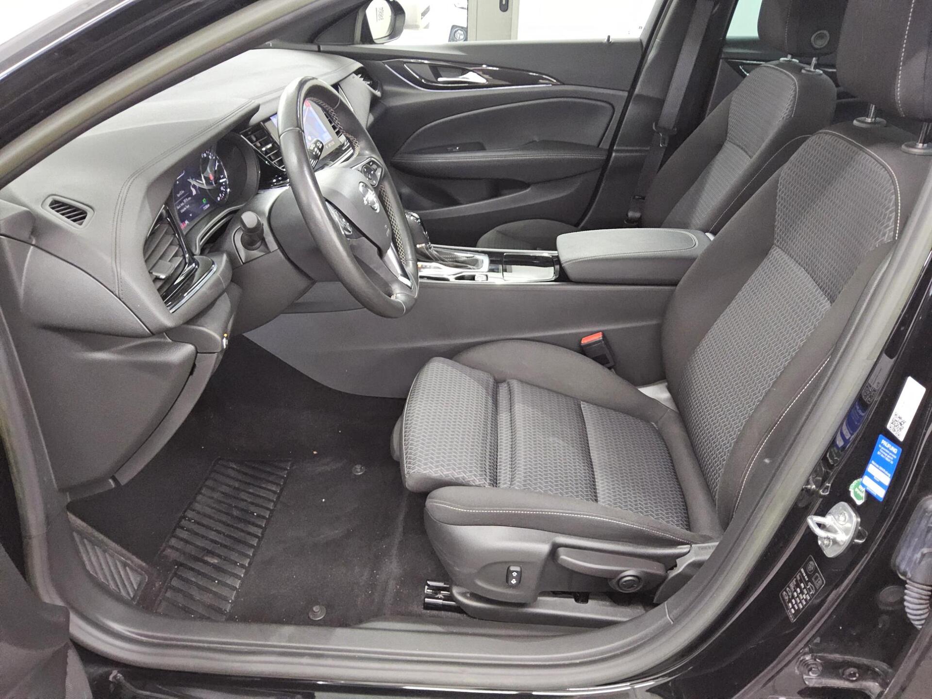 Opel Insignia ST 1.5 D Business Ed. Navi LED RFK 8