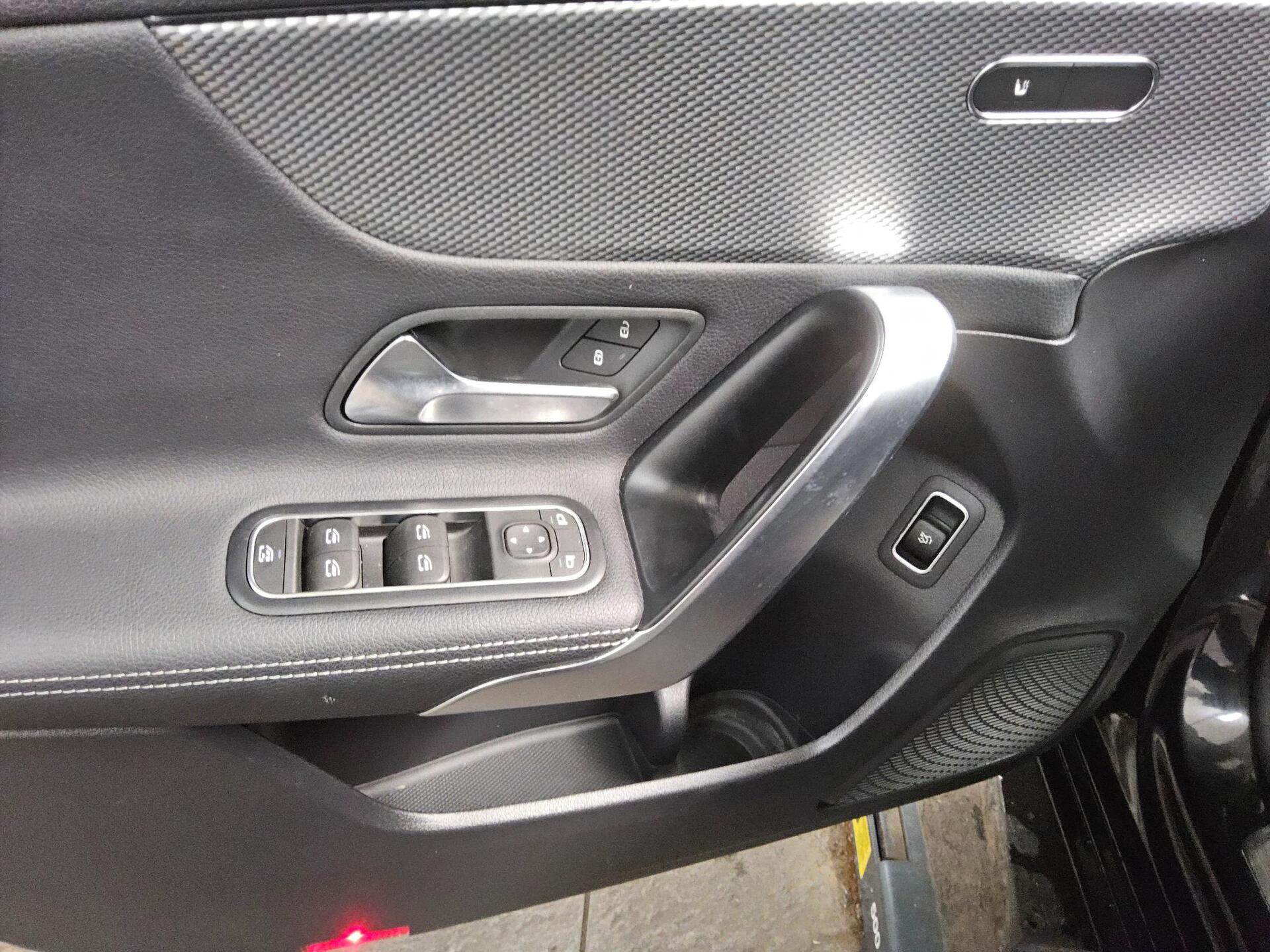 Mercedes-Benz A 180 d Navi T-leder Shz PDC 10