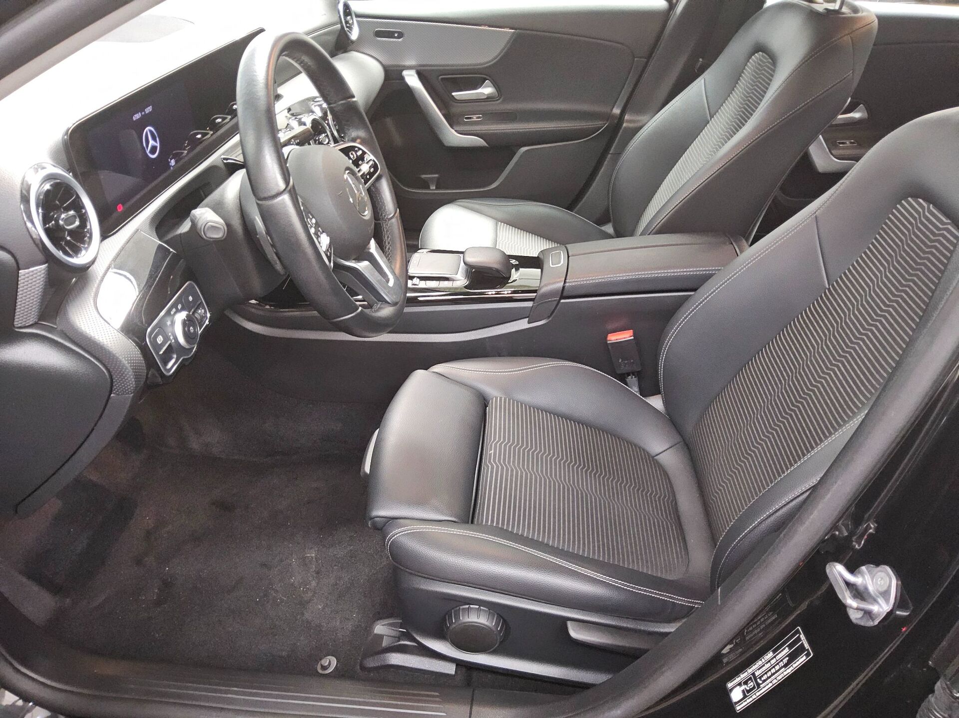 Mercedes-Benz A 180 d Navi T-leder Shz PDC 9