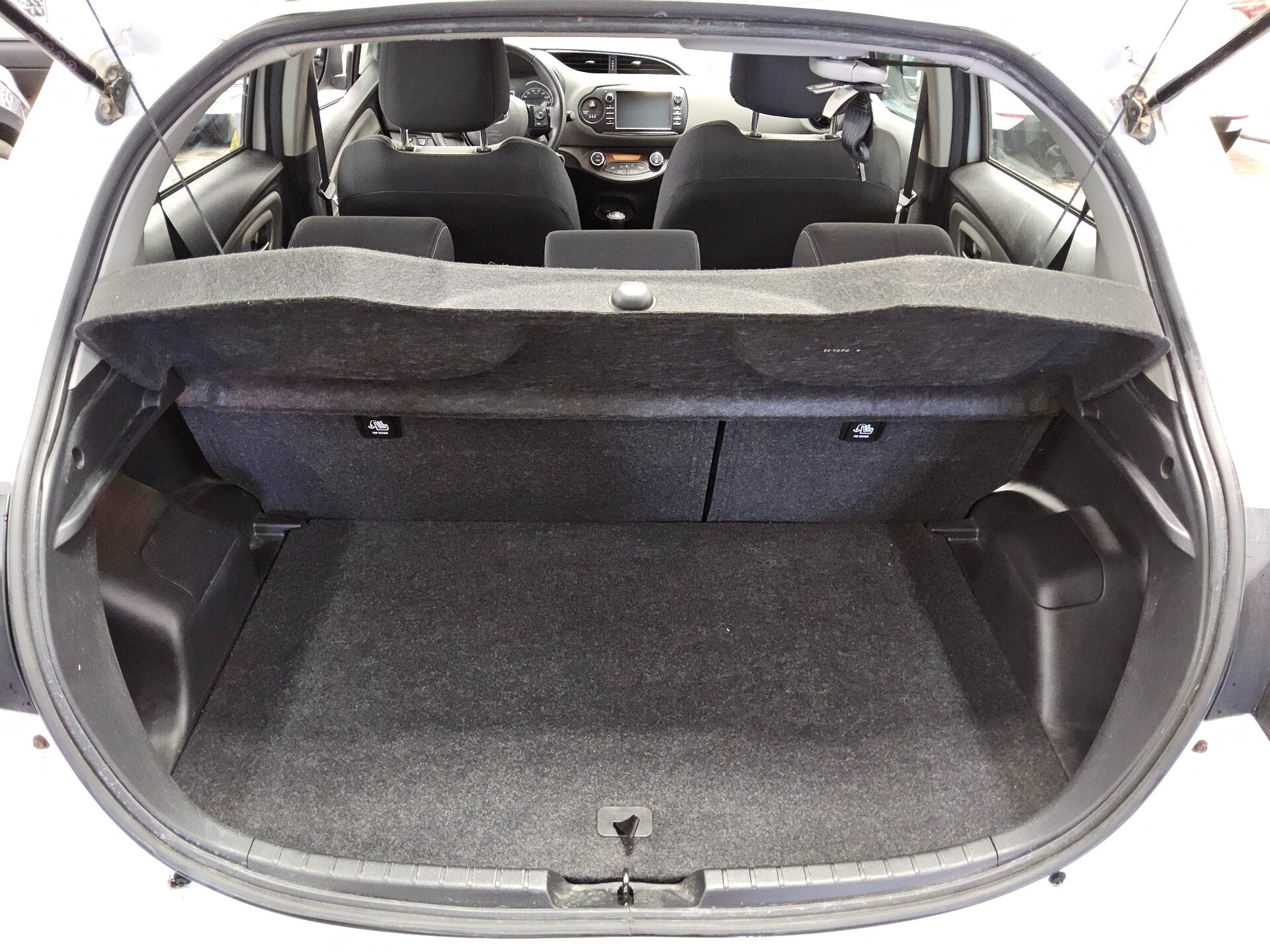 Toyota Yaris 1.5 Navi 11
