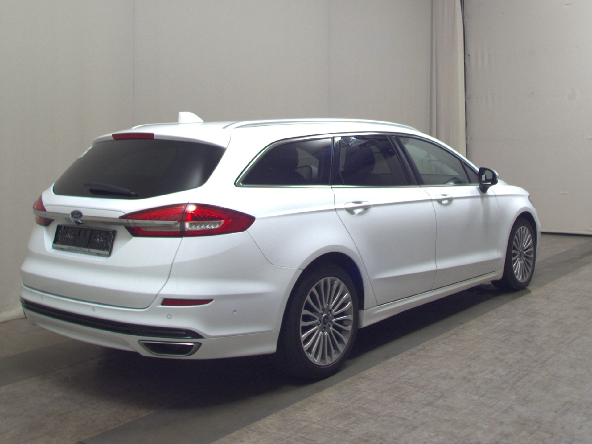 Ford Mondeo Turnier 2.0 EB Titanium Leder Navi LED Sound RFK 4