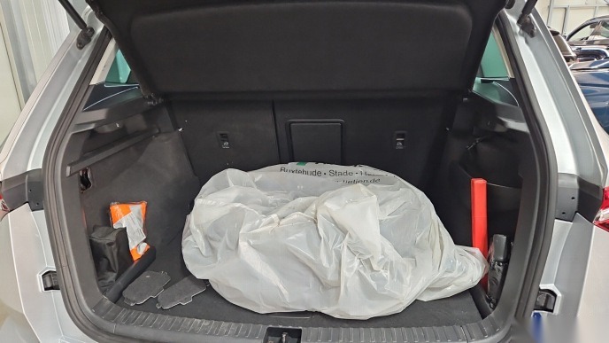 Skoda Karoq 2.0 TDI Tour NAVI SHZ RFK ACC AHK 11