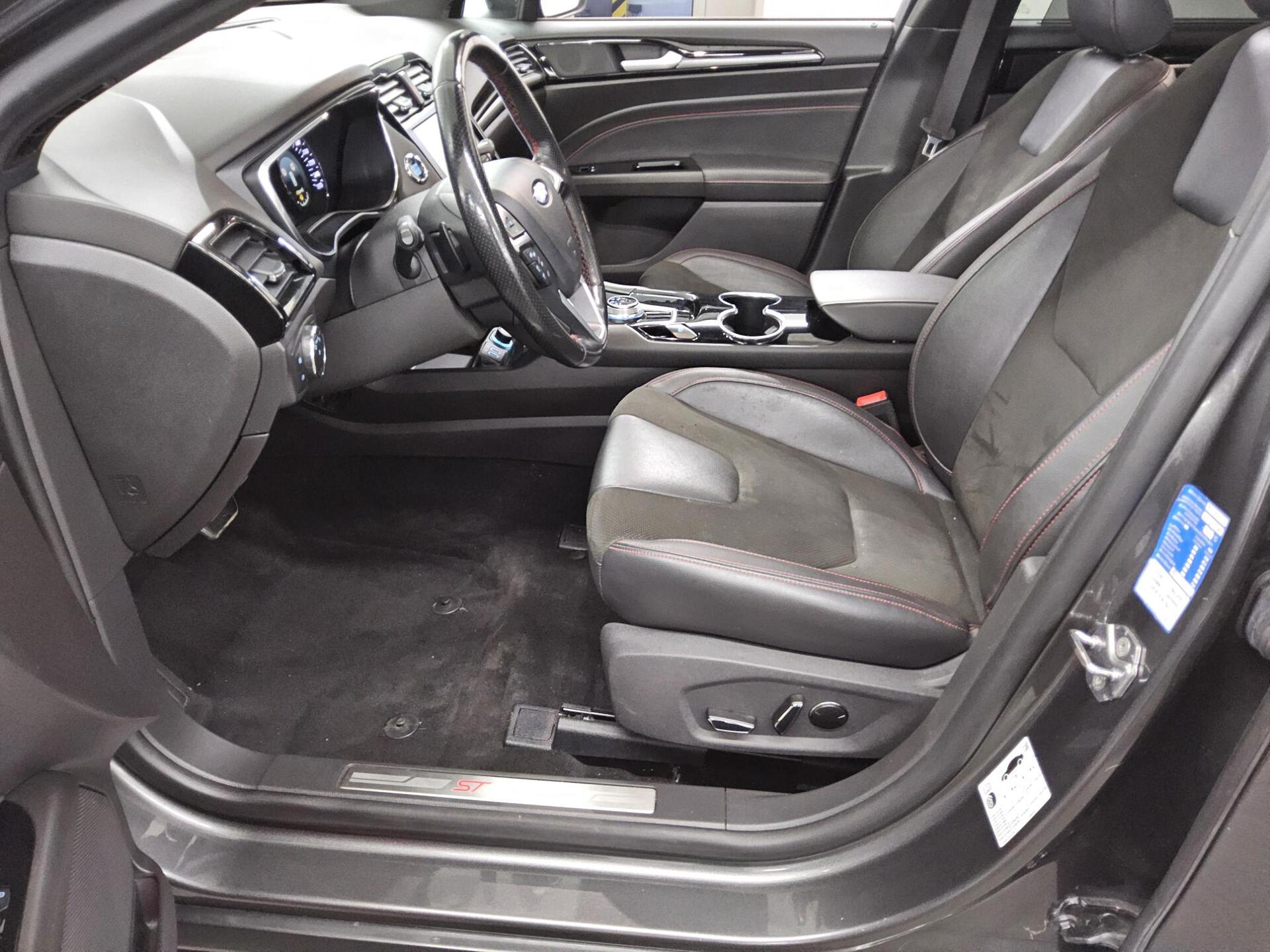 Ford Mondeo Turnier 2.0 EB ST-Line Navi Shz Pano AHK PDC 8