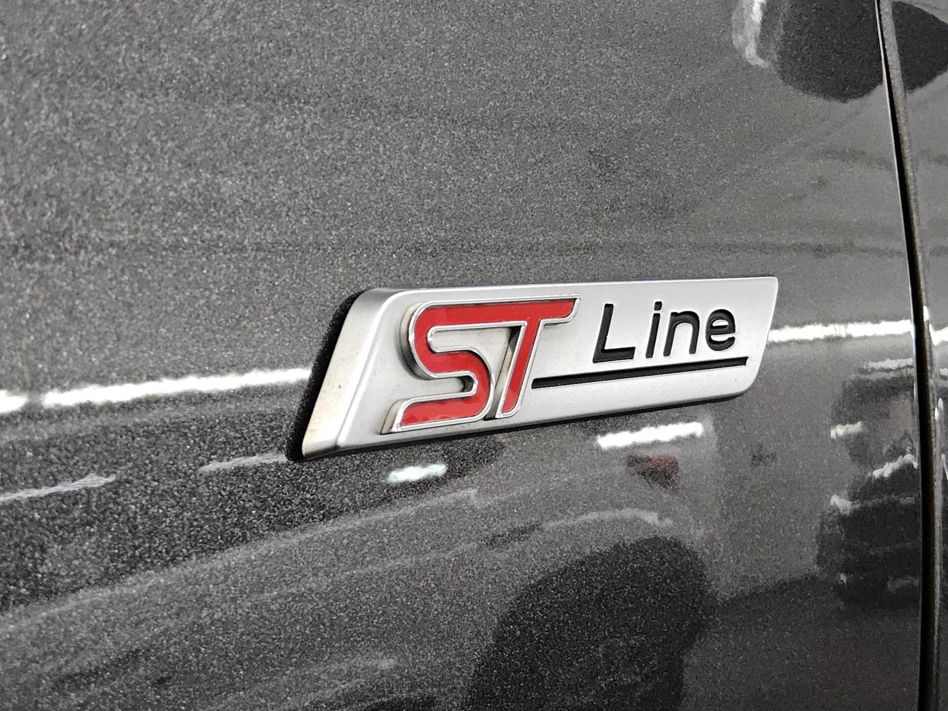 Ford Mondeo Turnier 2.0 EB ST-Line Navi Shz Pano AHK PDC 11