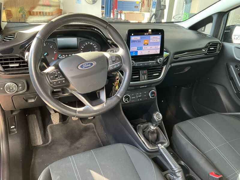 Ford Fiesta 1.5 EB Trend SHZ PDC 5