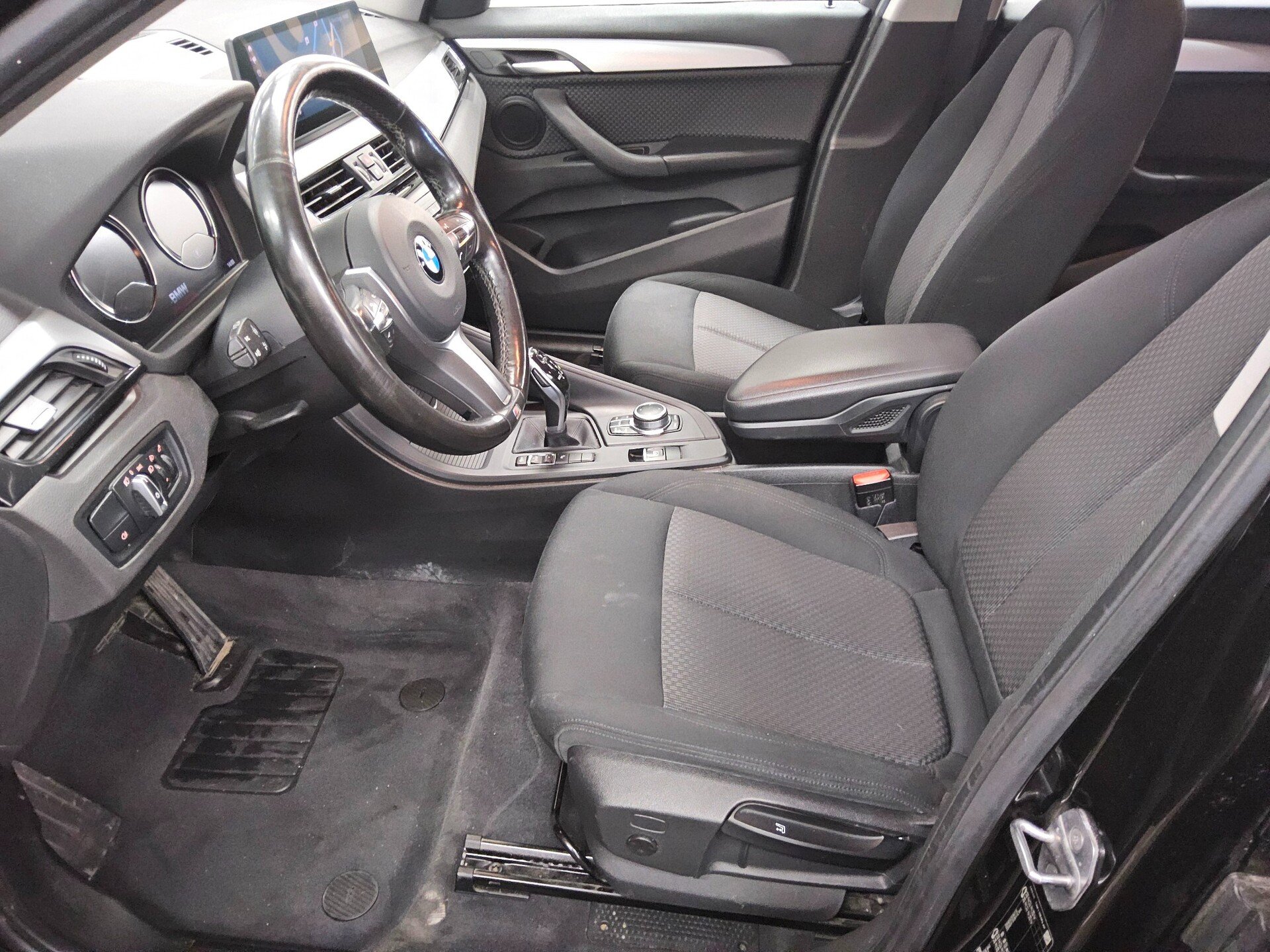 BMW X1 sDrive18d Advantage Navi HuD AHK RfK PDC Shz 8