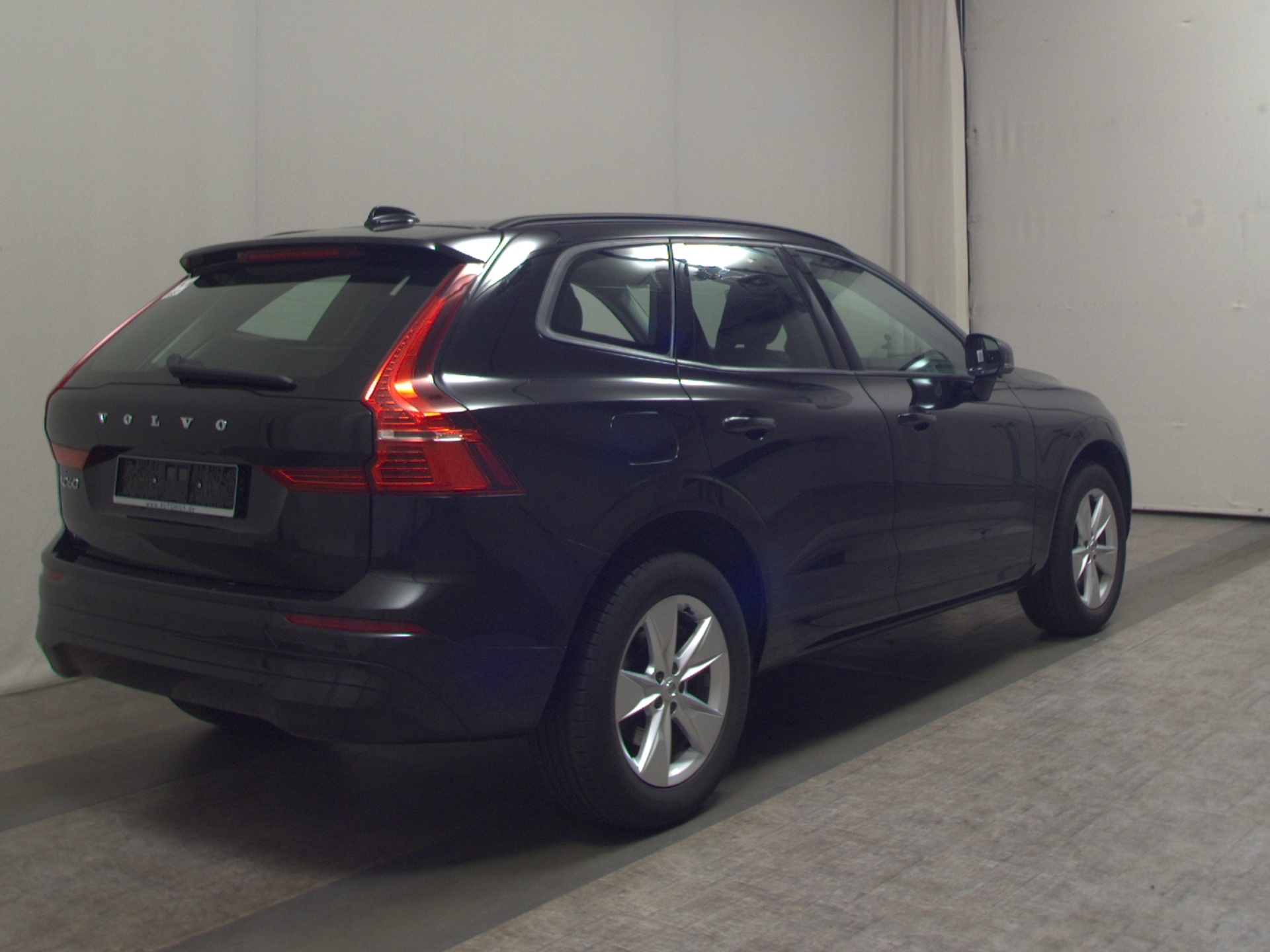 Volvo XC60 B4 D Momentum Leder Navi LED RFK AHK 4