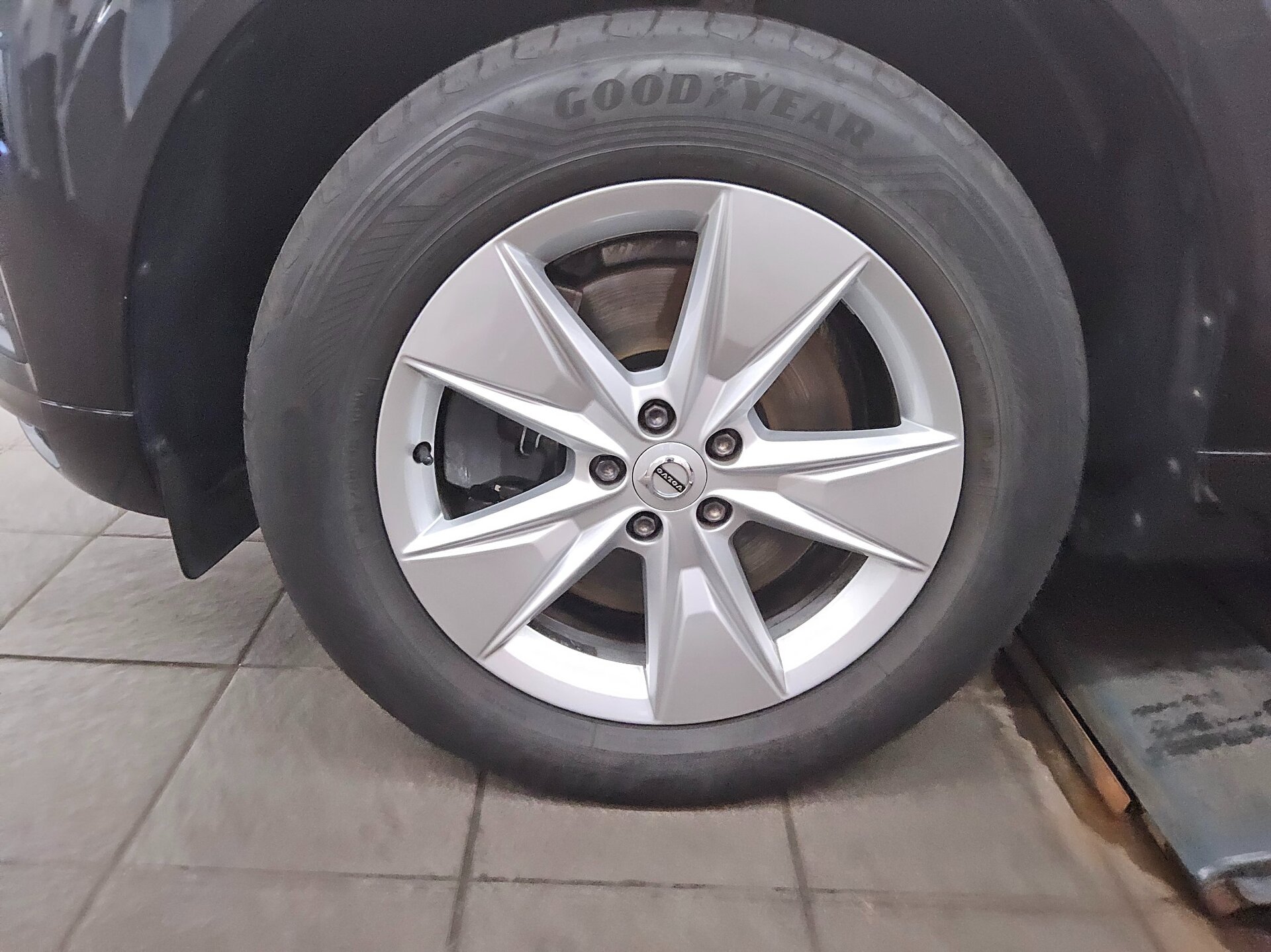 Volvo XC60 B4 D Momentum Leder Navi LED RFK AHK 11