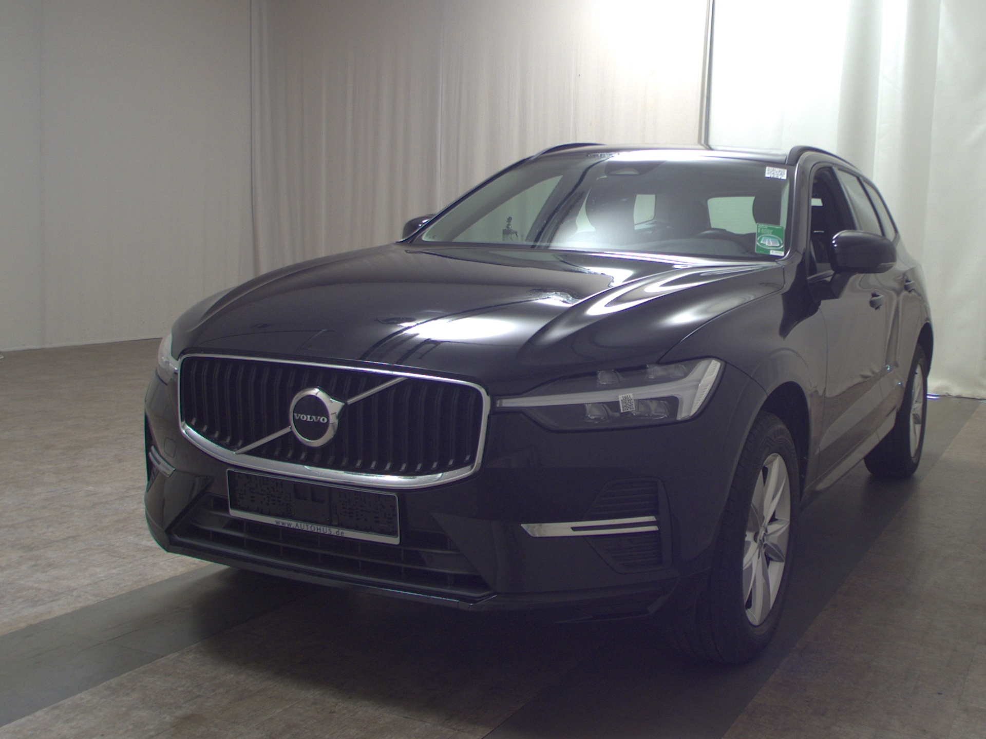 Volvo XC60 B4 D Momentum Leder Navi LED RFK AHK 2