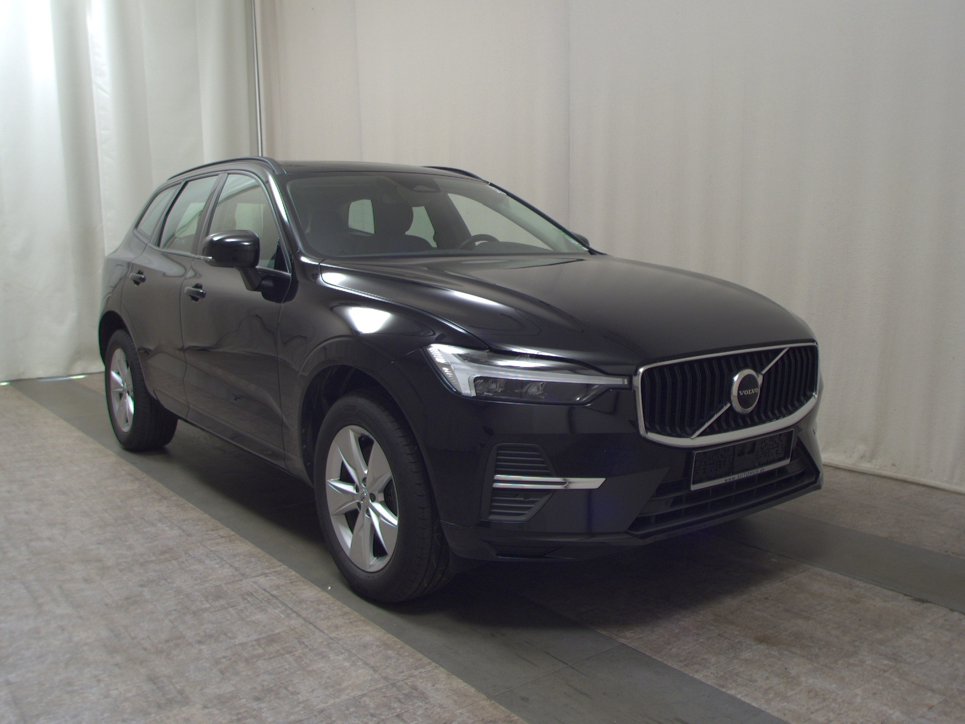 Volvo XC60 B4 D Momentum Leder Navi LED RFK AHK 3