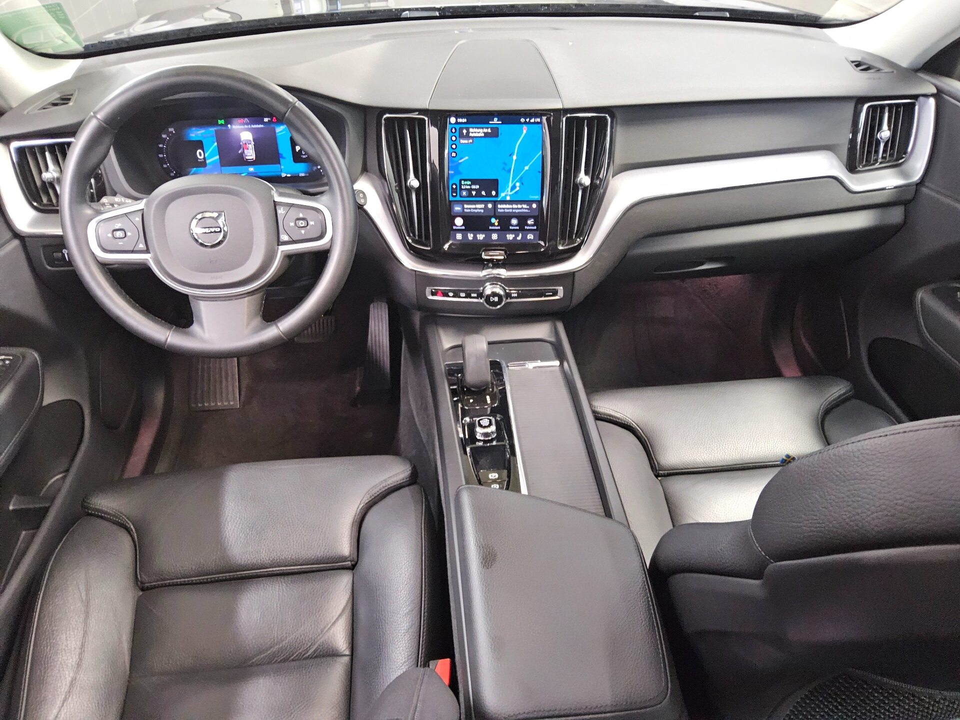 Volvo XC60 B4 D Momentum Leder Navi LED RFK AHK 5