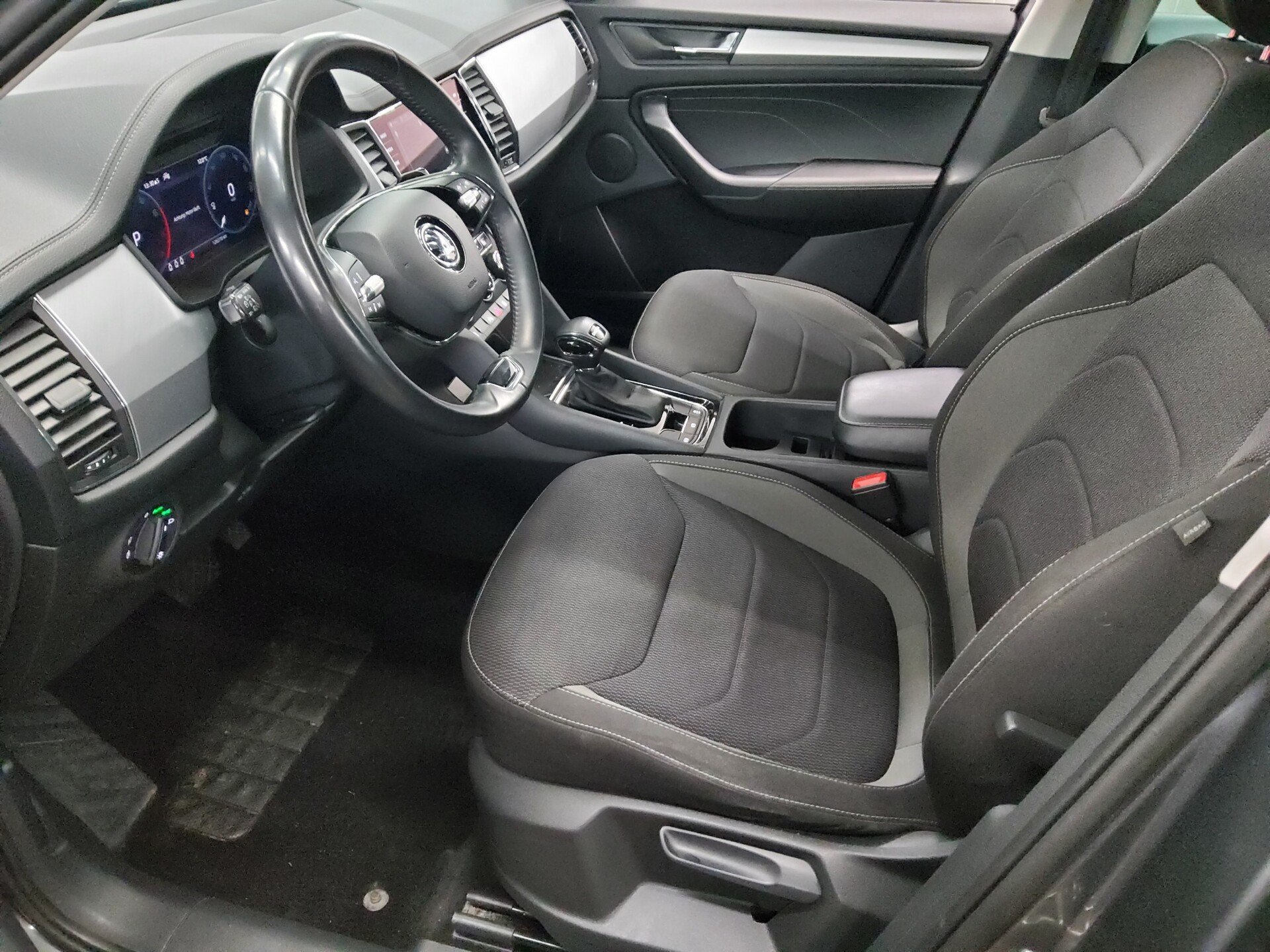 Skoda Kodiaq 1.5 TSI Ambition Navi LED DC RFK AHK 9
