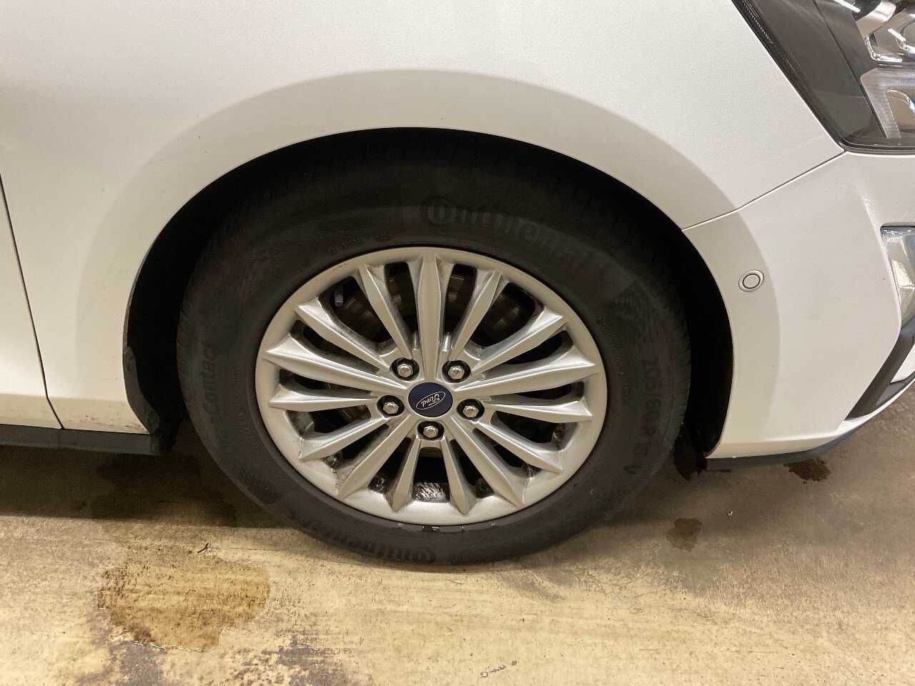 Ford Focus Turnier 2.0 EB Titanium X Navi LED RFK ACC 12