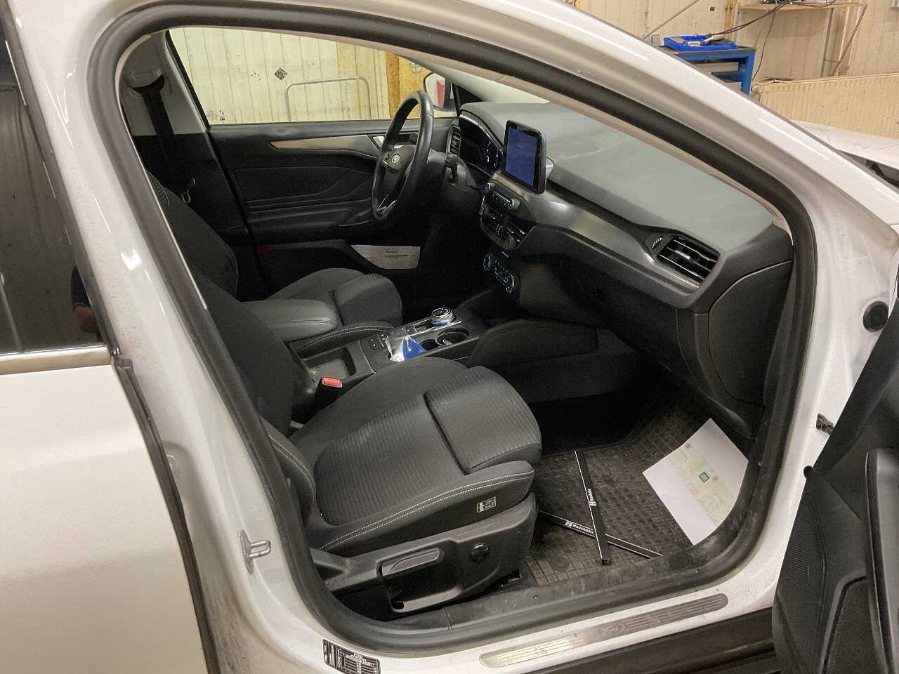 Ford Focus Turnier 2.0 EB Titanium X Navi LED RFK ACC 9