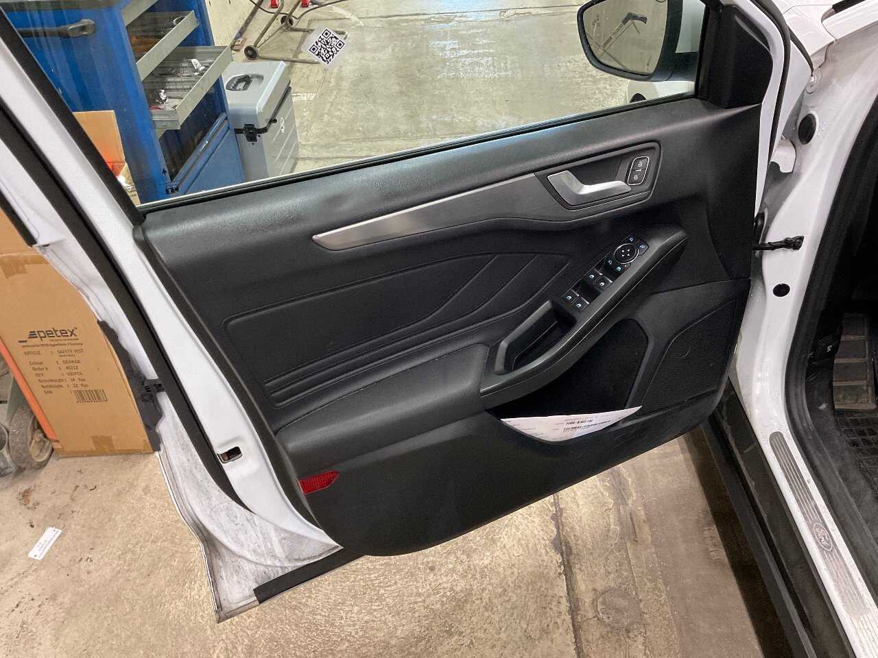Ford Focus Turnier 2.0 EB Titanium X Navi LED RFK ACC 11