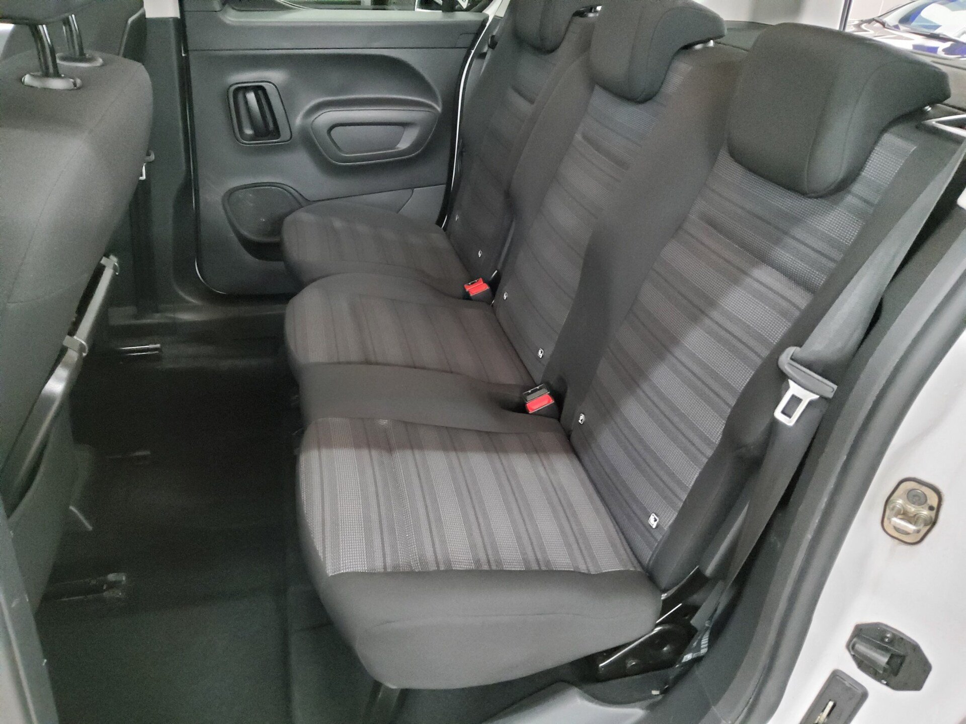 Opel Combo Life 1.5 D Elegance Navi Shz 13