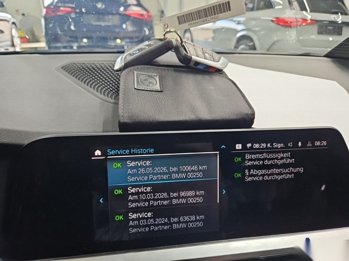 BMW 330e Touring M-Sport Navi LED Shz T-Leder PDC 10