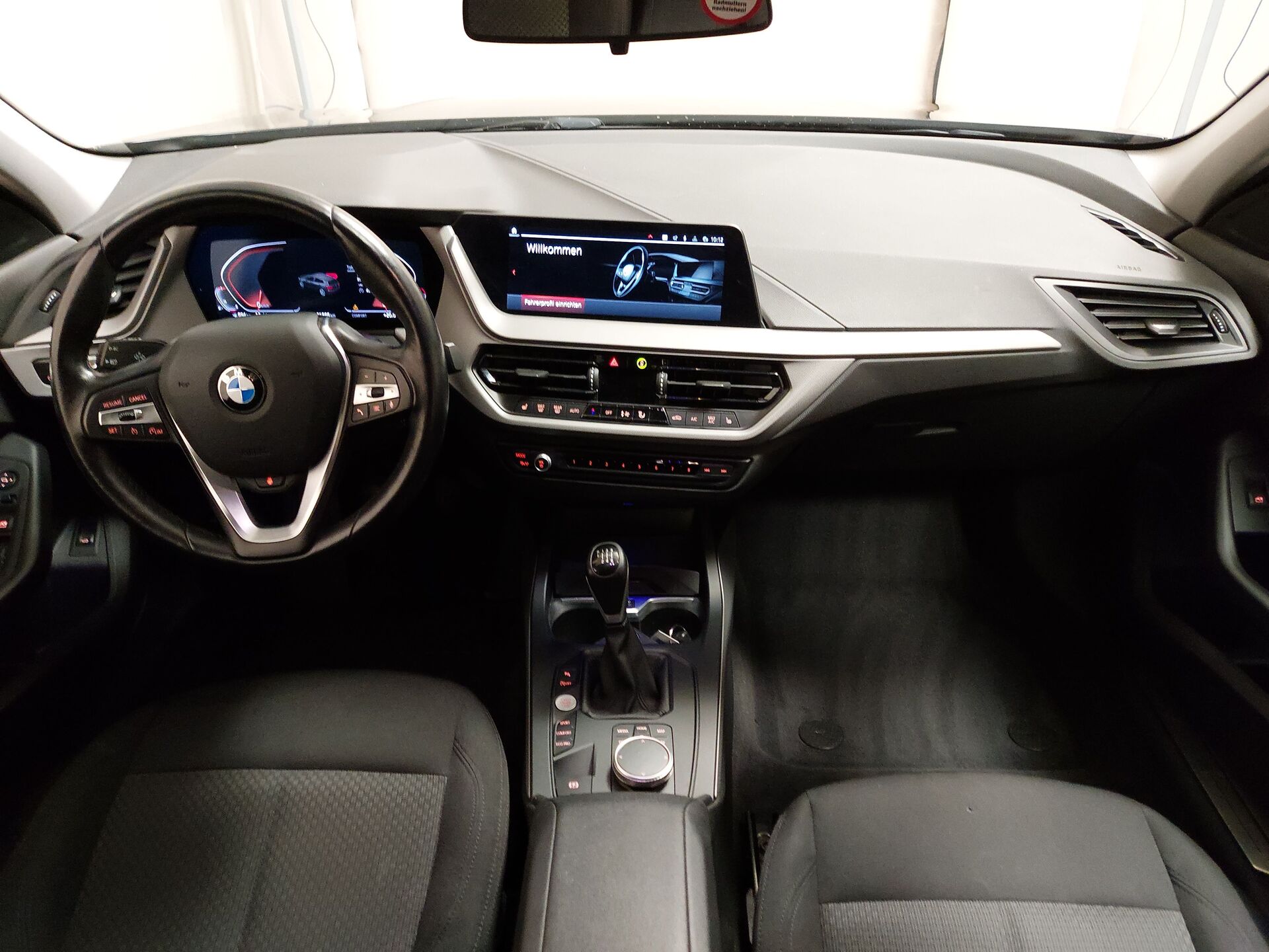 BMW 118i Advantage Navi LED LC-Pro PDC SHZ 12