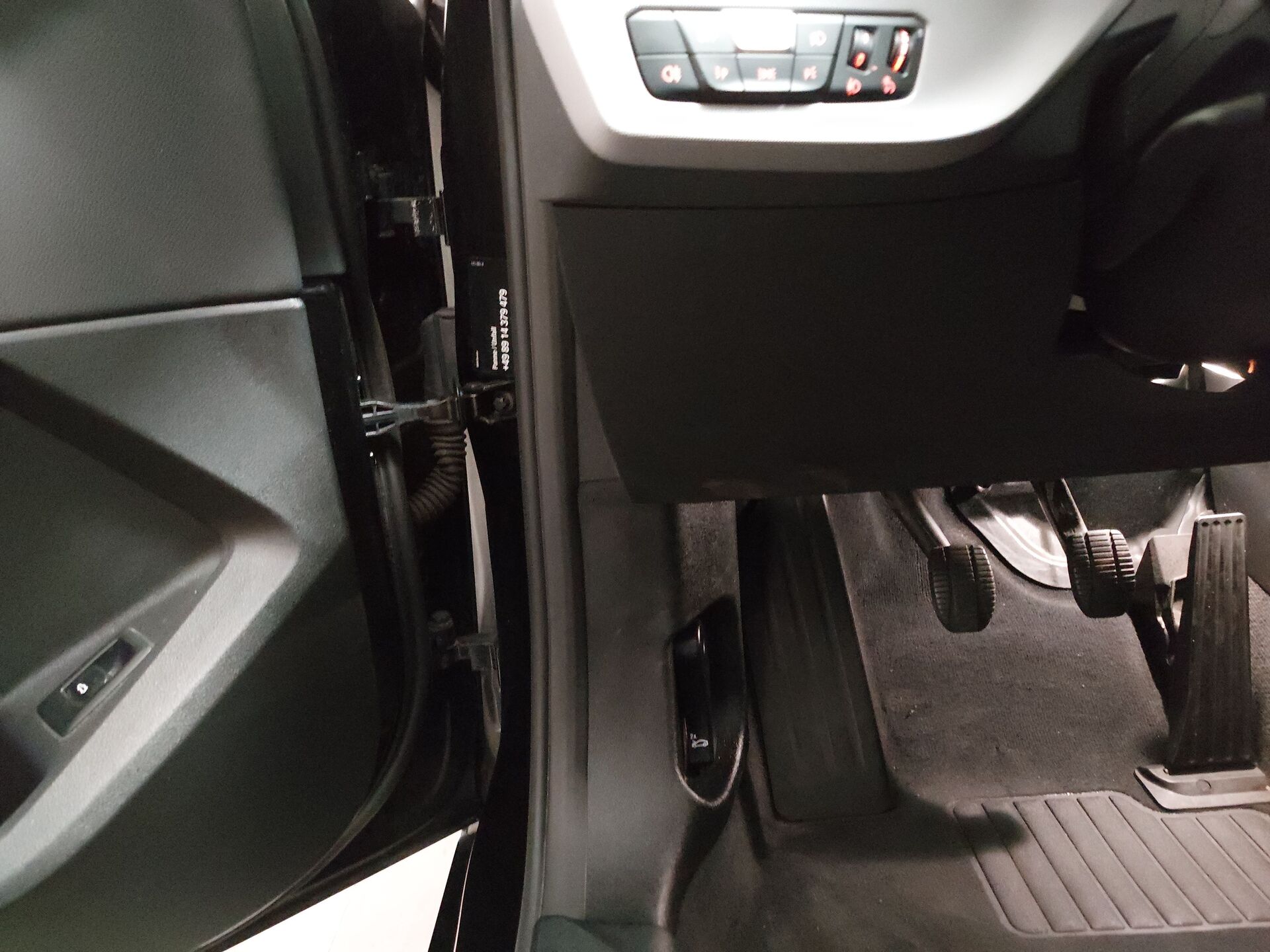 BMW 118i Advantage Navi LED LC-Pro PDC SHZ 9