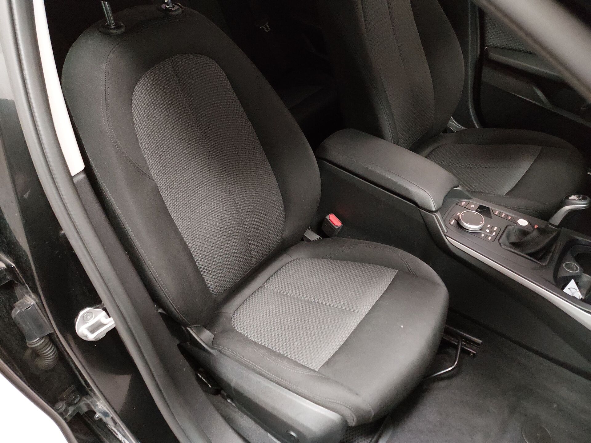 BMW 118i Advantage Navi LED LC-Pro PDC SHZ 11