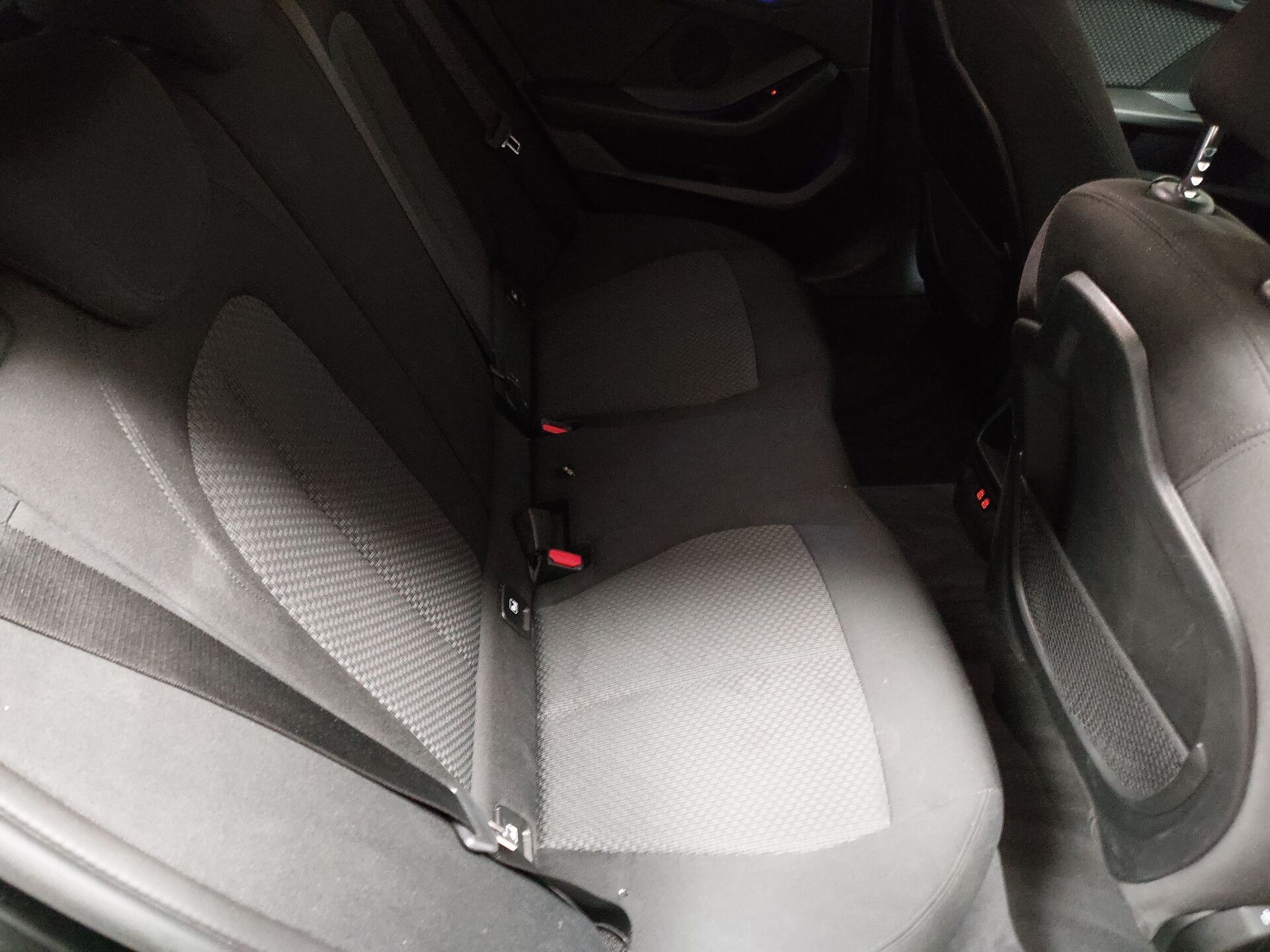 BMW 118i Advantage Navi LED LC-Pro PDC SHZ 13