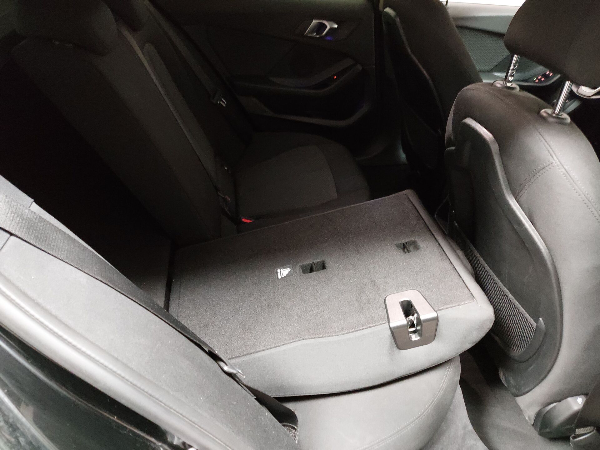 BMW 118i Advantage Navi LED LC-Pro PDC SHZ 14