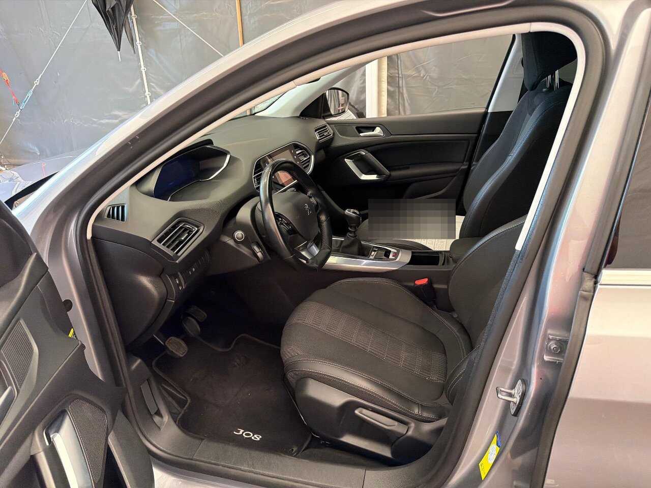 Peugeot 308 SW 1.5 BlueHDi Allure Navi T-Leder DigiTacho AHK RFK 8