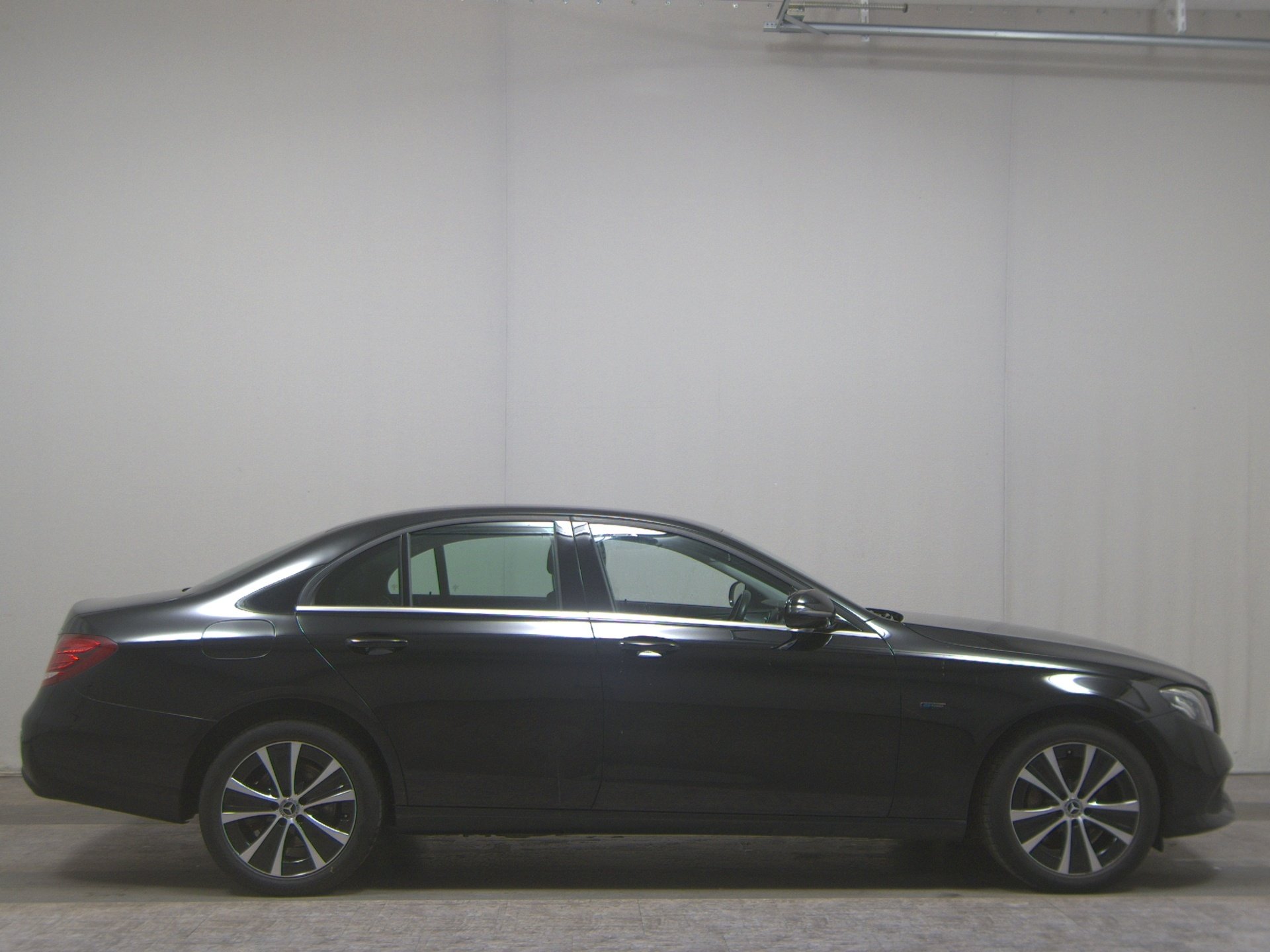 Mercedes-Benz E 300 de Navi LED Rückfahrkamera