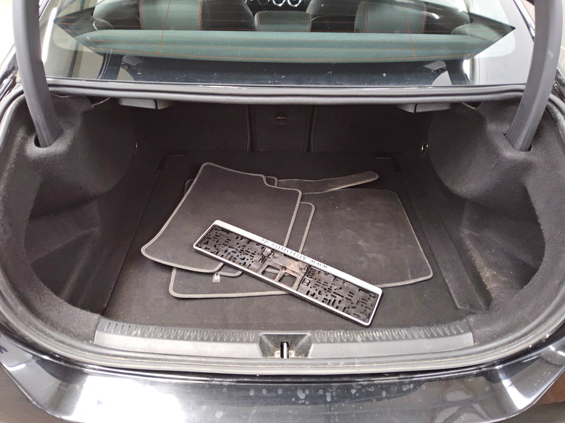 Mercedes-Benz A 200 d AMG-Line T-Leder Navi LED 12