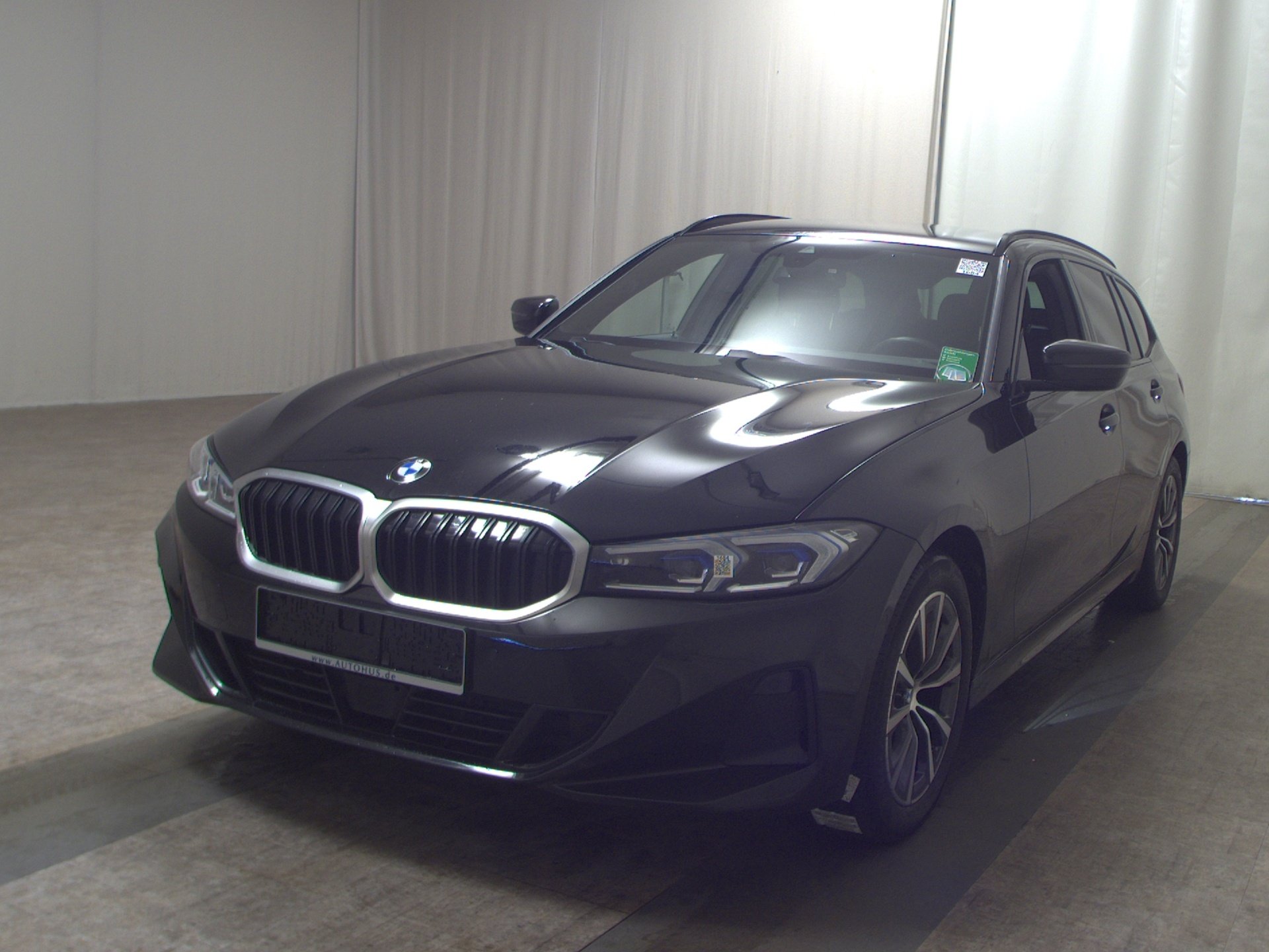 BMW 318dA Touring Leder Navi LED RFK ACC Ambiente 2