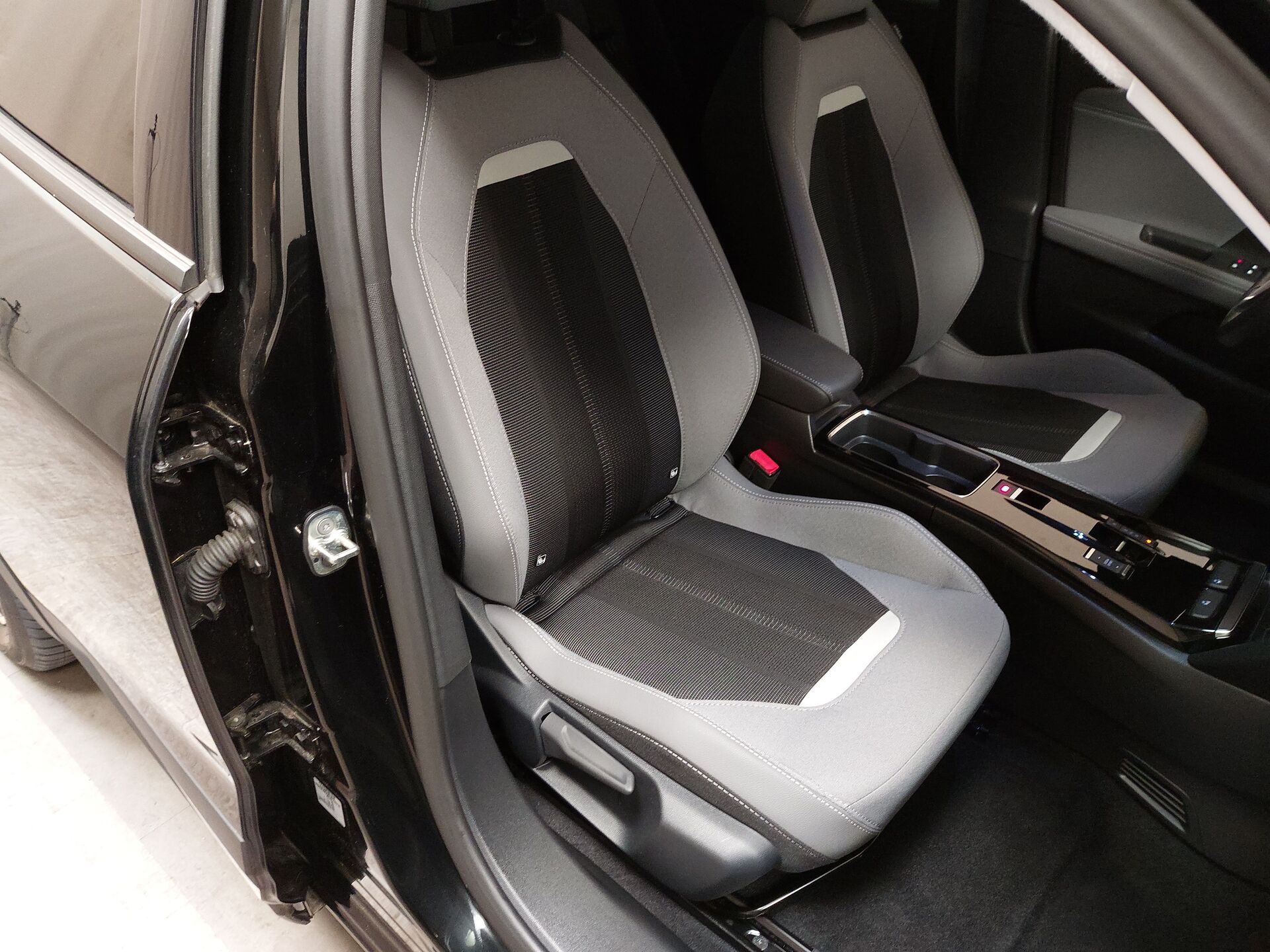 Opel Mokka-e Elegance KLIMAAUT LED SHZ PDC KAMERA 11