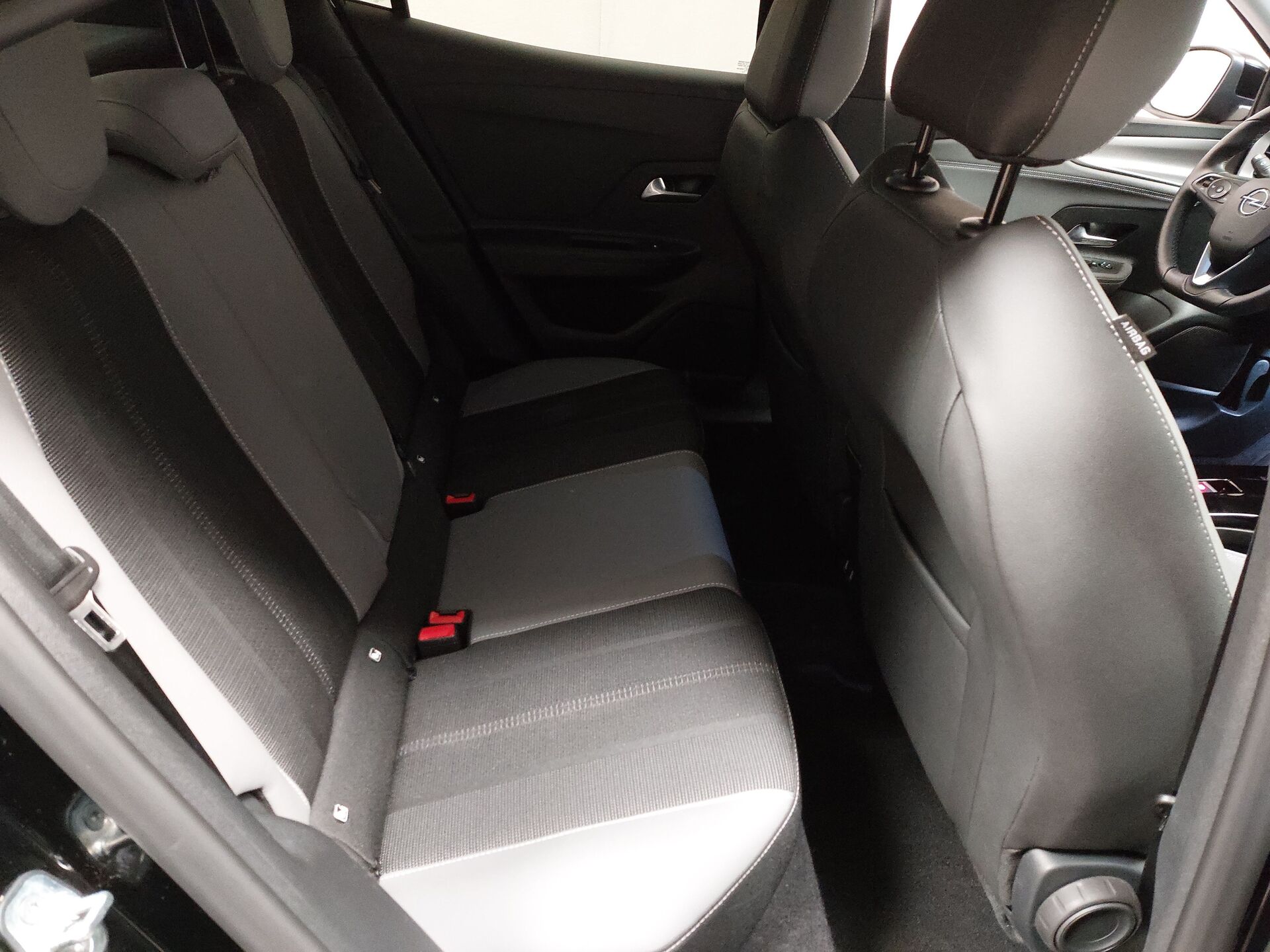 Opel Mokka-e Elegance KLIMAAUT LED SHZ PDC KAMERA 13