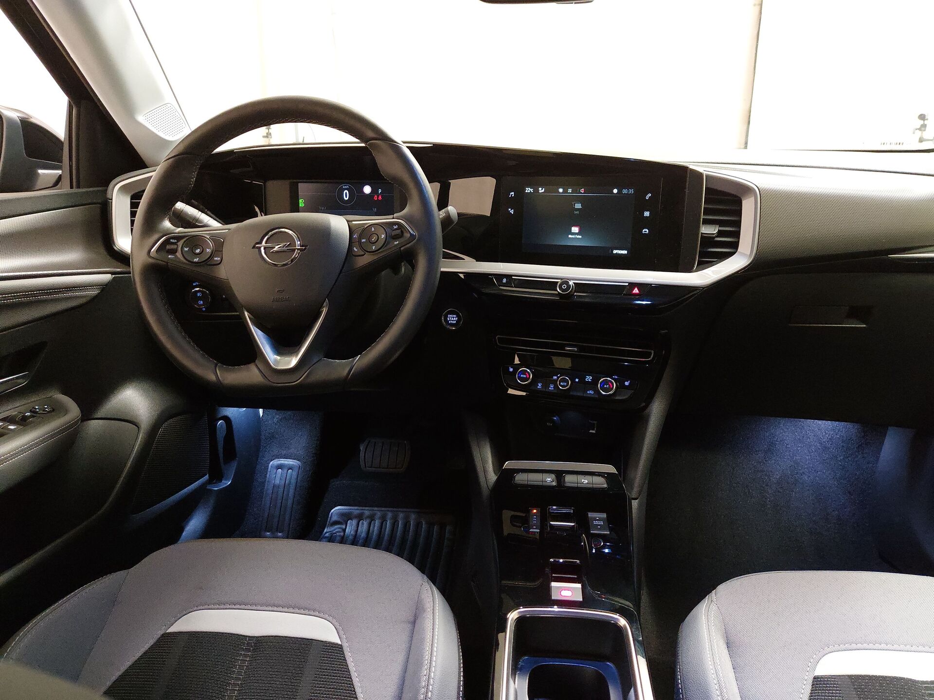 Opel Mokka-e Elegance KLIMAAUT LED SHZ PDC KAMERA 12