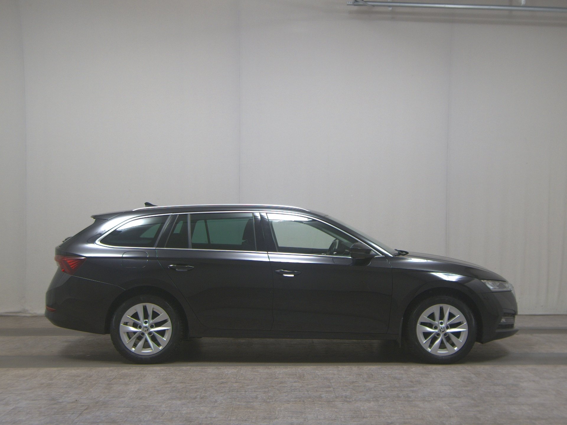 Skoda Octavia Kombi 2.0 TDI Style AHK Navi LED vc ACC