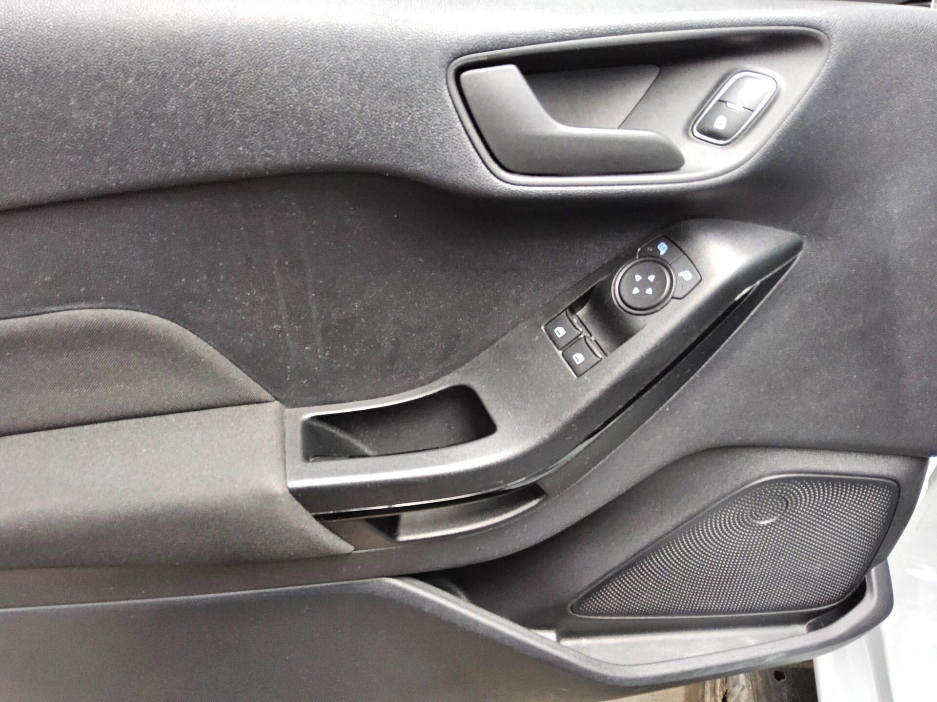 Ford Fiesta 1.1 Cool&Connect LED PDC Shz Tempomat 9