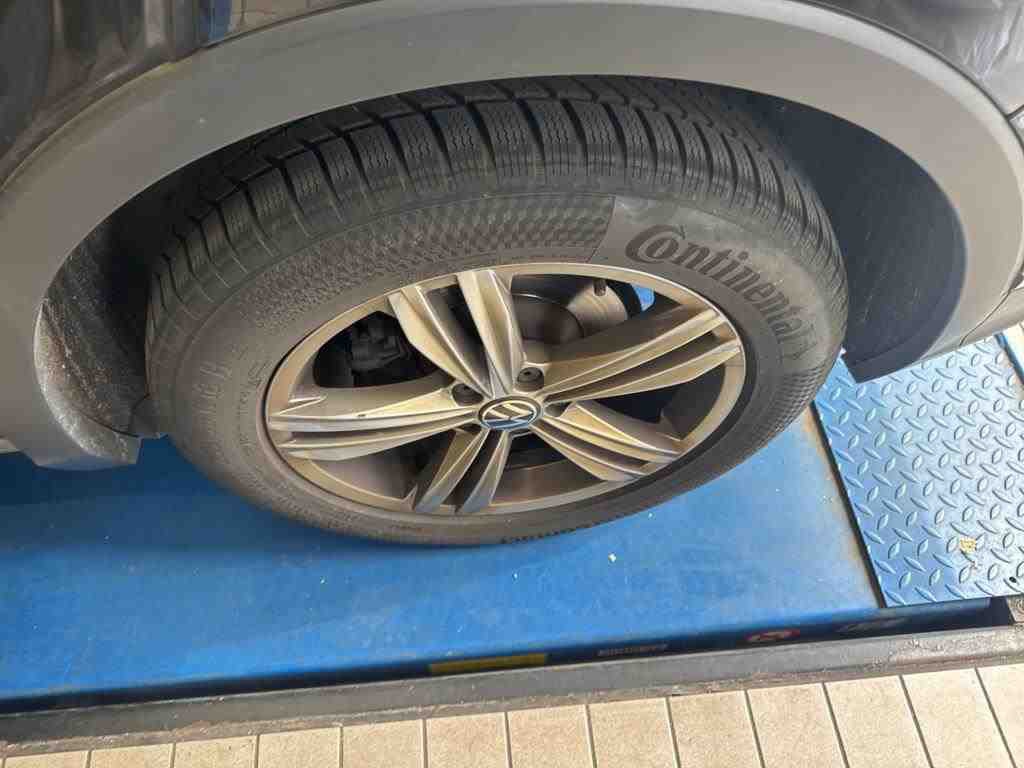 Volkswagen Tiguan 2.0 TDI 4M Life Navi LED AHK StHzg 12