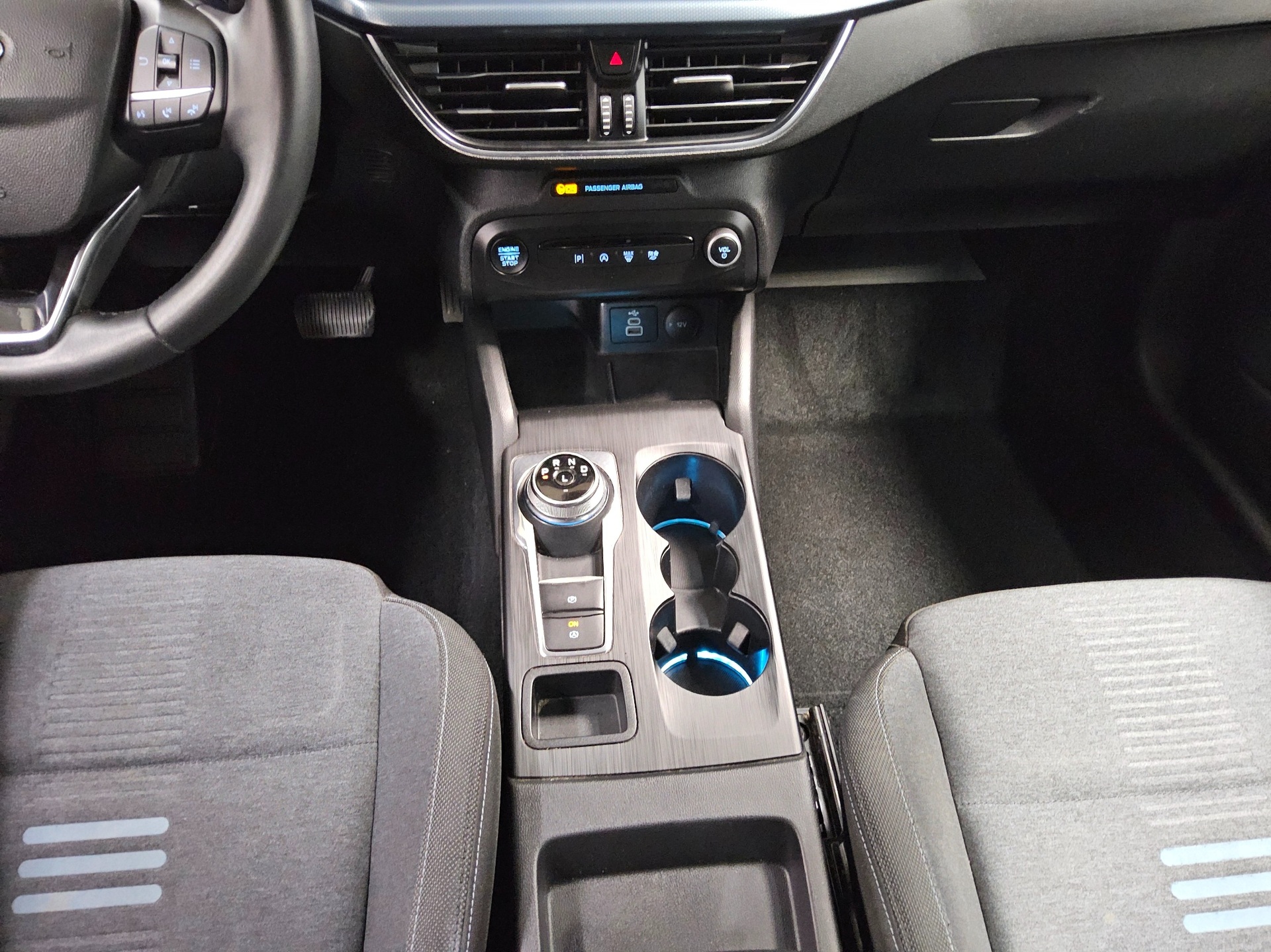 Ford Focus Turnier 1.5 EB Active Navi LED Shz RfK ACC 6