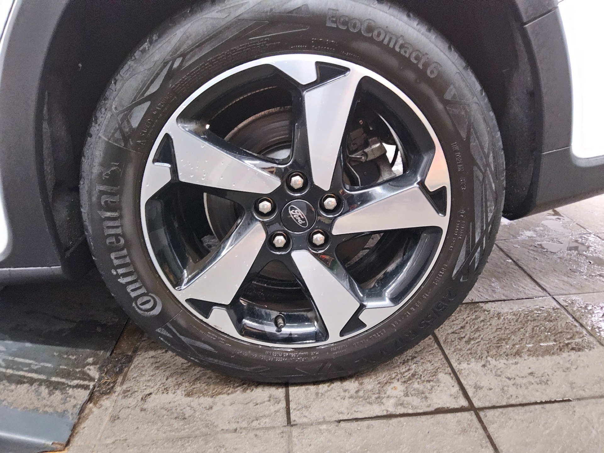 Ford Focus Turnier 1.5 EB Active Navi LED Shz RfK ACC 10