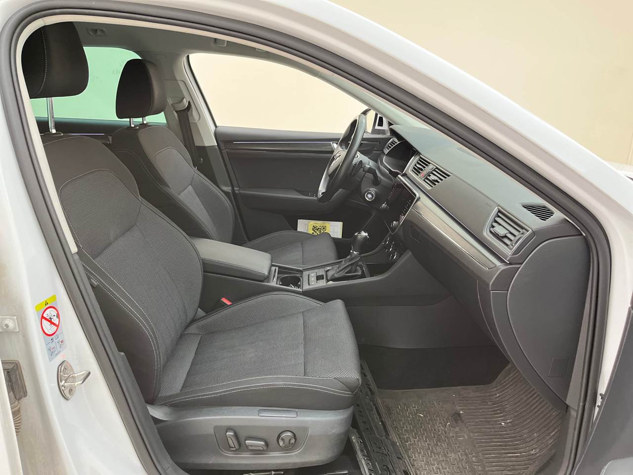 Skoda Superb Kombi 1.4 TSI iV Style NAVI LED SHZ RFK 6
