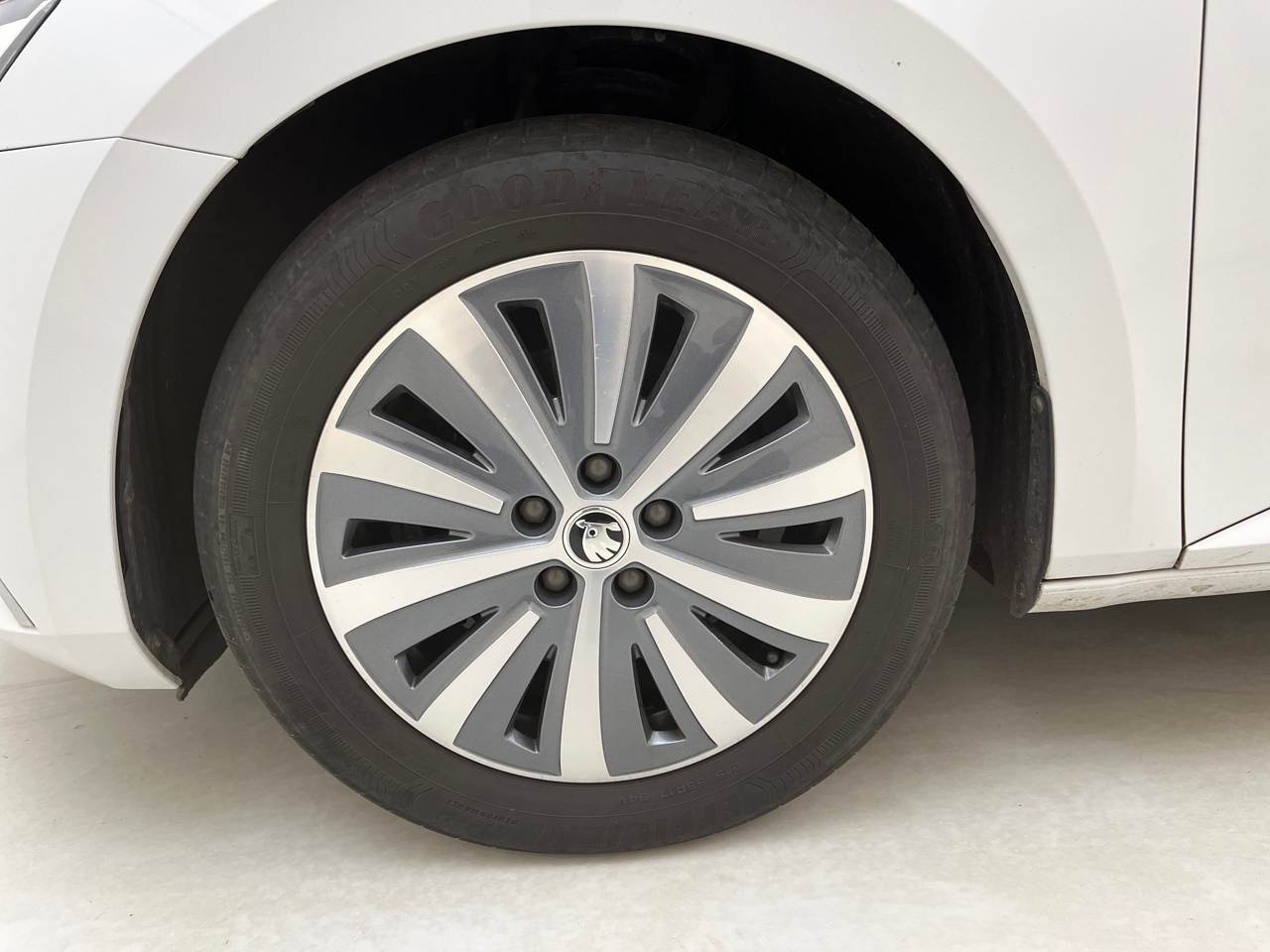 Skoda Superb Kombi 1.4 TSI iV Style NAVI LED SHZ RFK 11
