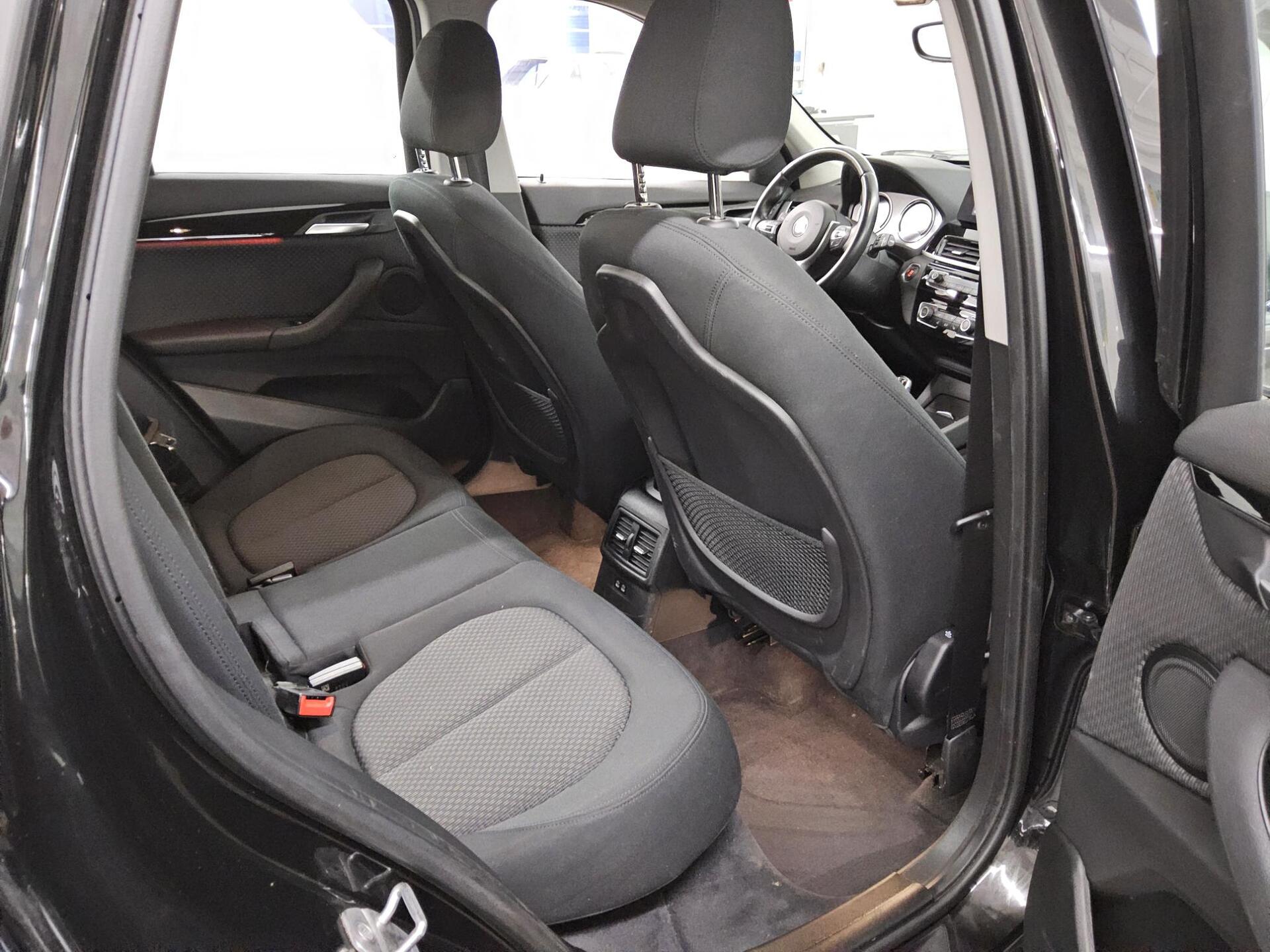 BMW X1 sDrive18d Advantage Navi Shz HuD el.Heck AHK RFK 13