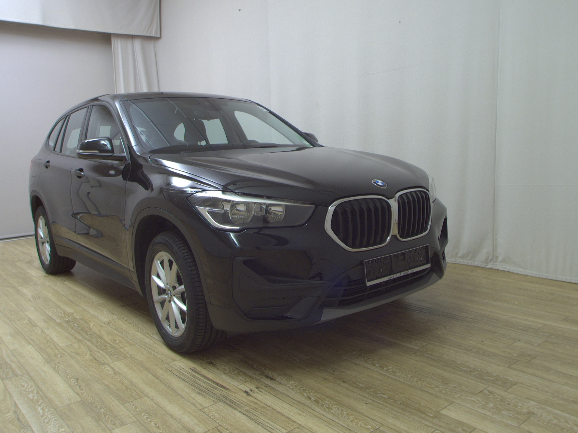 BMW X1 sDrive18d Advantage Navi Shz HuD el.Heck AHK RFK 3