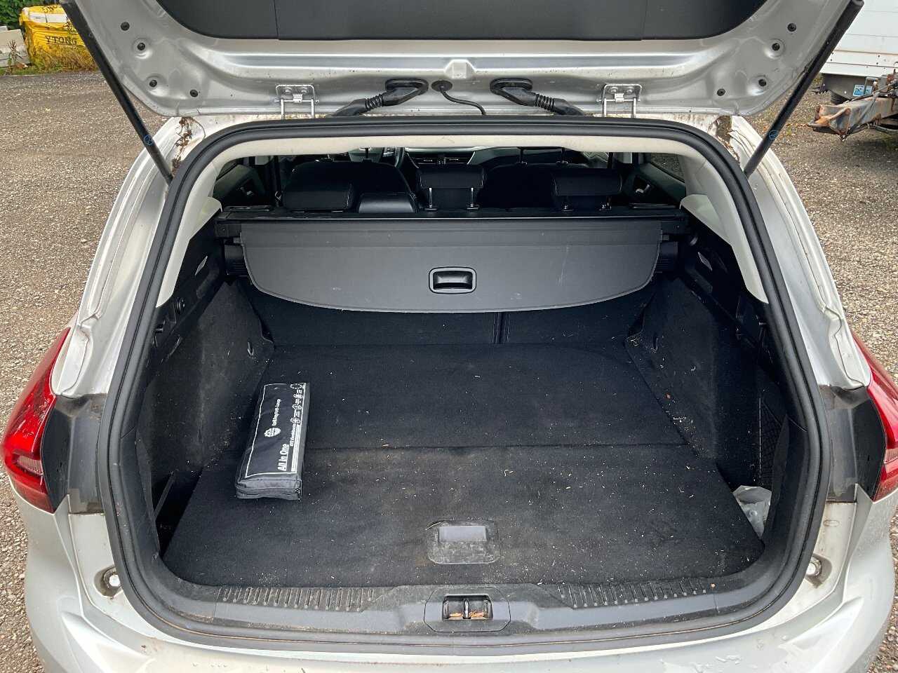 Ford Focus Turnier 1.5 EB Titanium Navi LED RFK SHZ 12