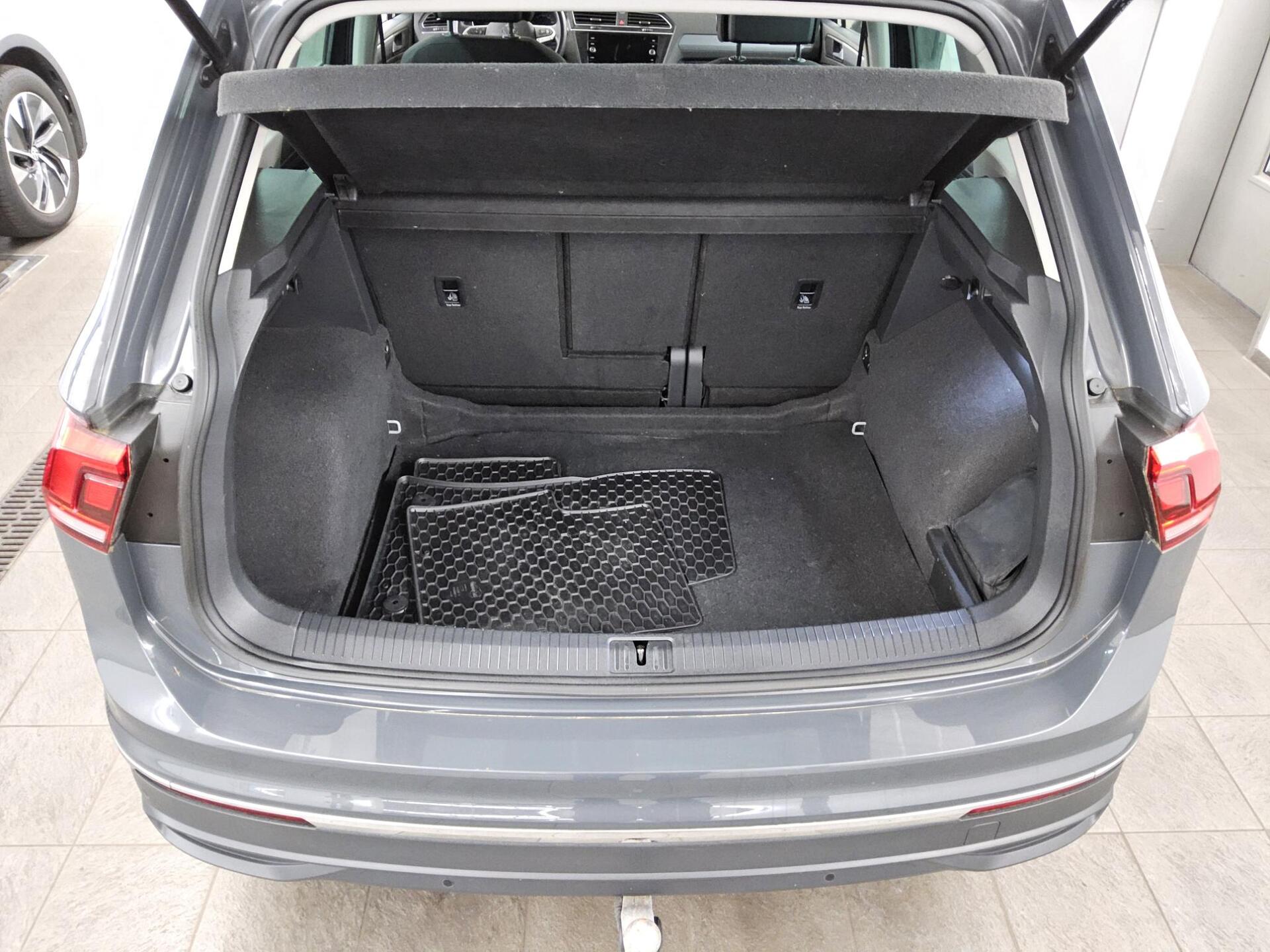 Volkswagen Tiguan 2.0 TDI Life Navi LED Shz AHK RFK 11