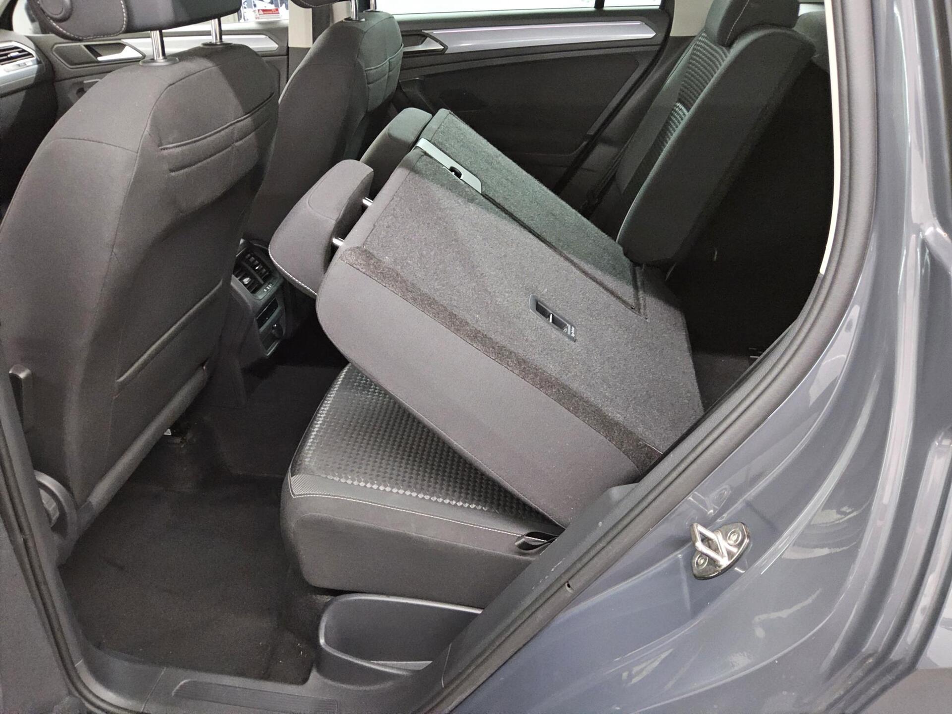 Volkswagen Tiguan 2.0 TDI Life Navi LED Shz AHK RFK 12