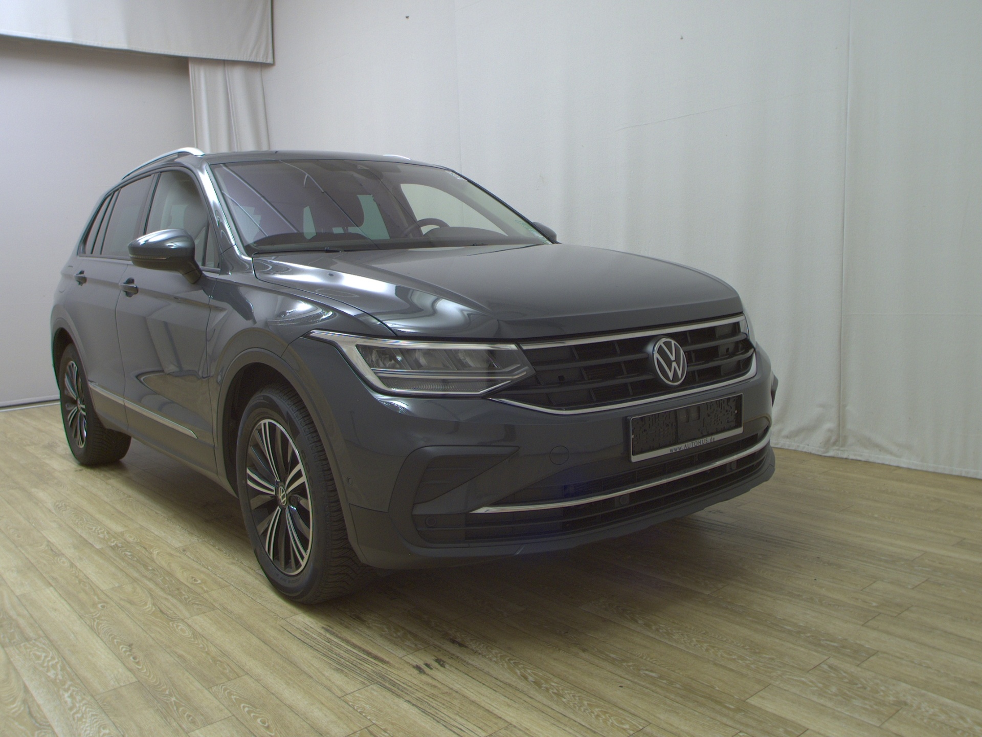 Volkswagen Tiguan 2.0 TDI Life Navi LED Shz AHK RFK 3