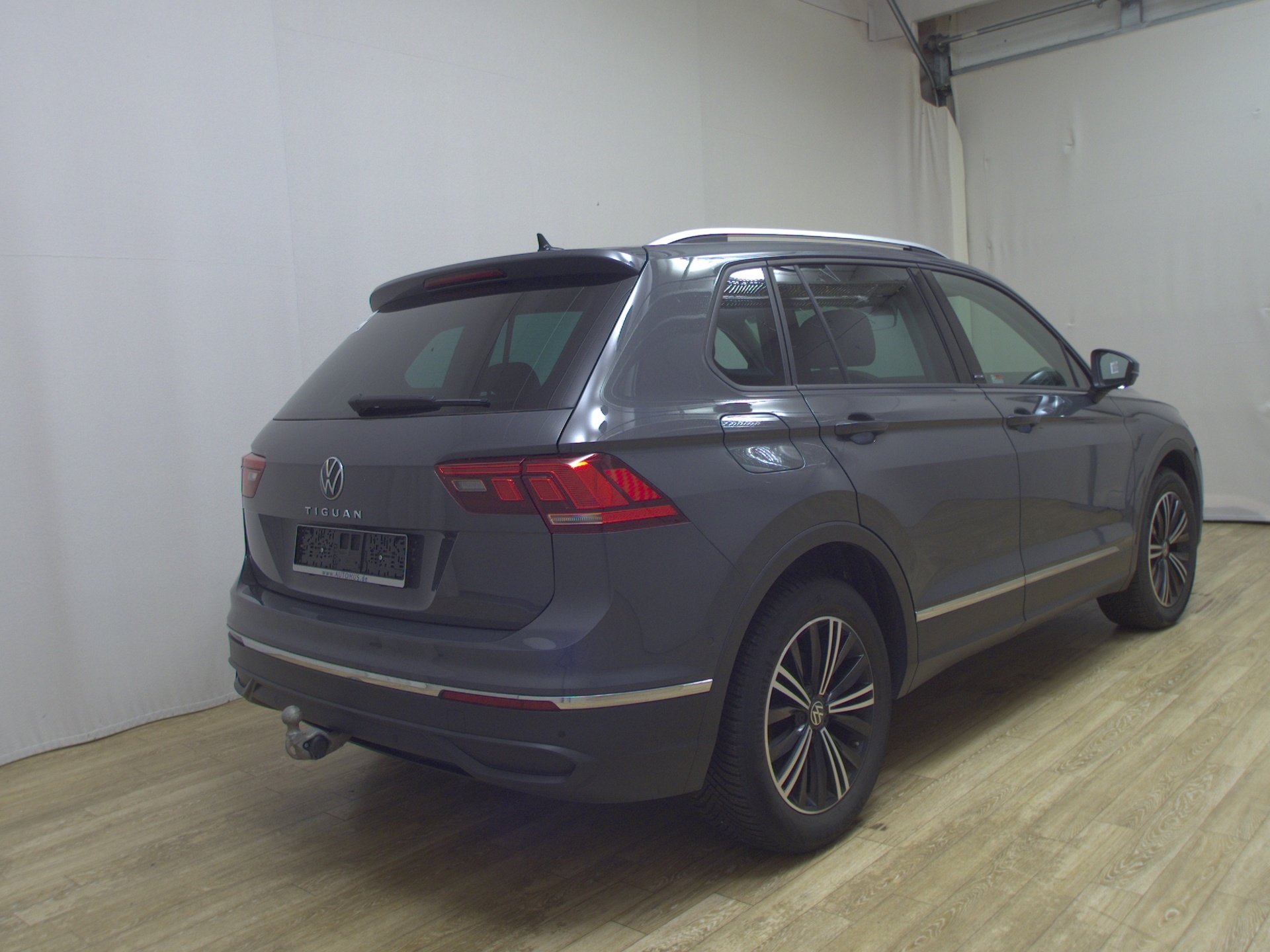 Volkswagen Tiguan 2.0 TDI Life Navi LED Shz AHK RFK 4