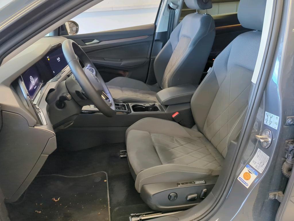 Volkswagen Golf-8 Var. 2.0 TDI Style NAVI LED SHZ el.Heck RFK 6