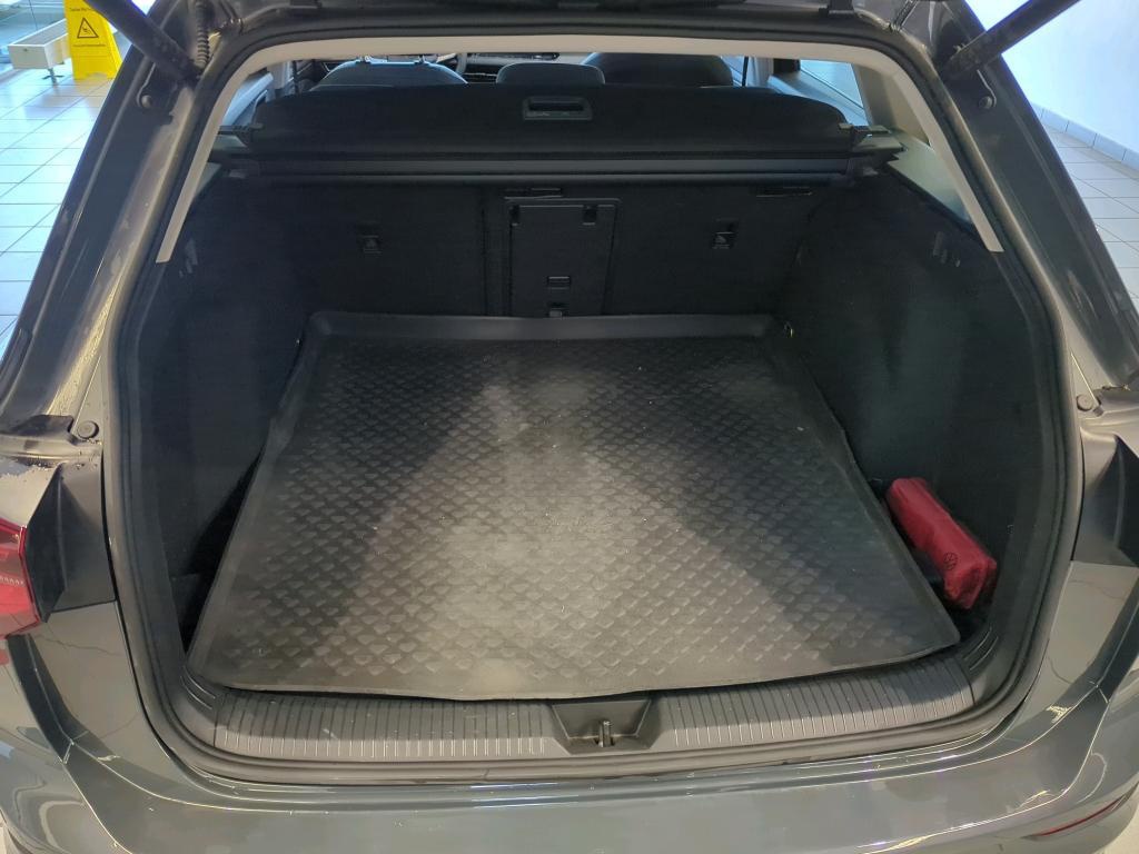 Volkswagen Golf-8 Var. 2.0 TDI Style NAVI LED SHZ el.Heck RFK 10