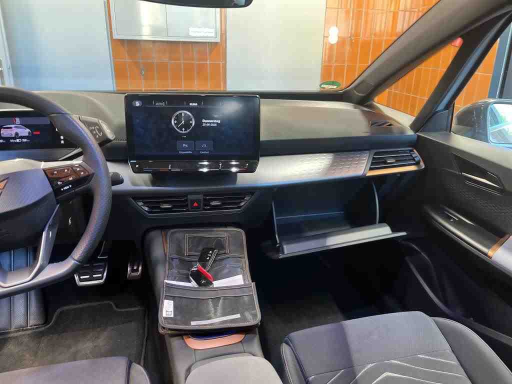 Cupra Born LED PDC 7